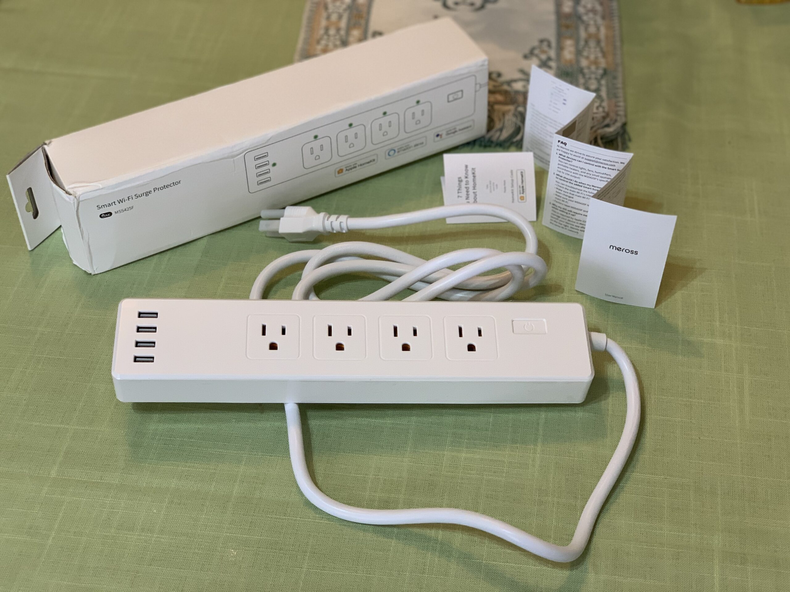 Meross Smart Power Strip Compatible with Apple HomeKit, Siri, Alexa, Google Home and SmartThings, WiFi Surge Protector with 4 AC Outlets, 4 USB Ports and 6ft Extension Cord customer photo 1