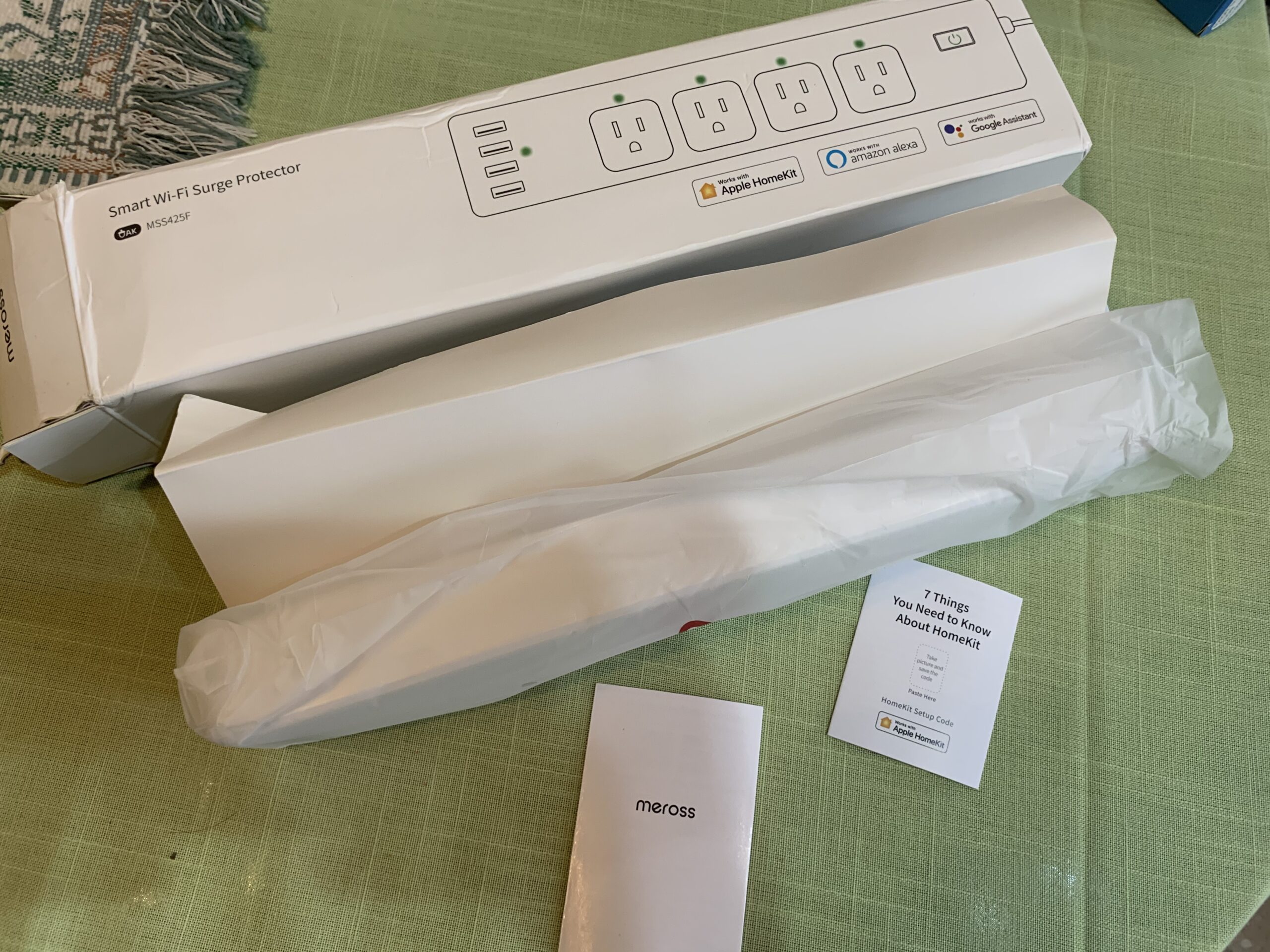 Meross Smart Power Strip Compatible with Apple HomeKit, Siri, Alexa, Google Home and SmartThings, WiFi Surge Protector with 4 AC Outlets, 4 USB Ports and 6ft Extension Cord customer photo 2