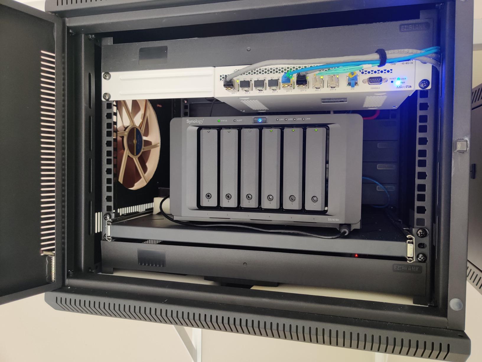 MikroTik CRS309-1G-8S+in 8-Port 10GbE SFP+ Managed Switch with 1x 1G RJ45 Management Port customer photo 2