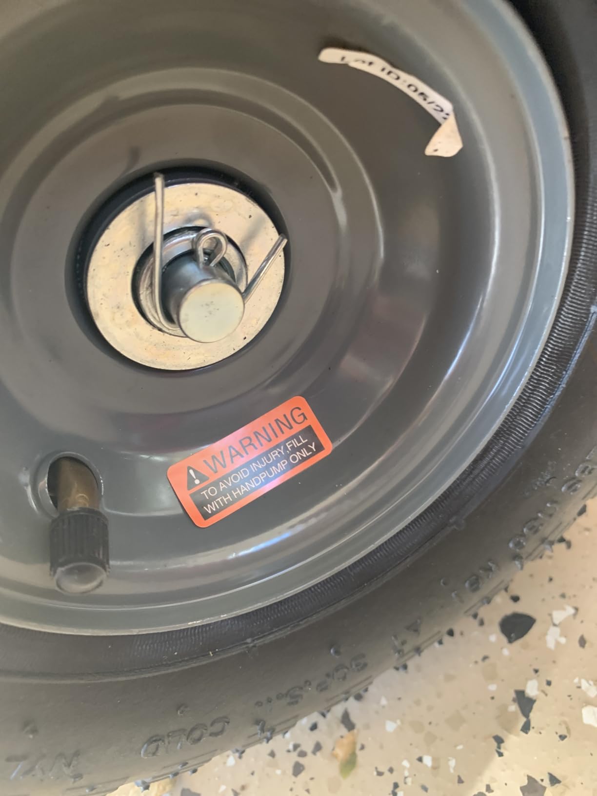 Craftsman CMXGZBF7124571, 110lb Capacity Tow-Behind Lawn Broadcast Spreader, Approximately Coverage of 1/3rd Acre (17,500 sq. ft.), 10-Ft Spread Width, Steel Rod Flow Control, Universal Hitch customer photo 2