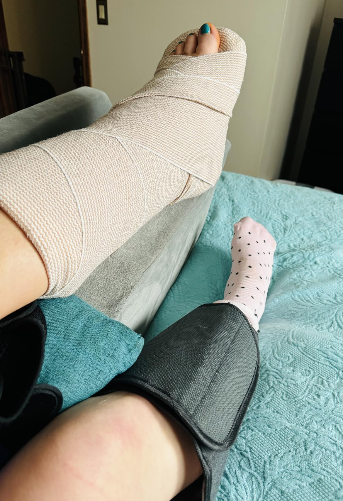 QUINEAR Air Compression Leg Massager for Circulation & Pain Relief, Calf Massagers with 2 Modes & 3 Intensities, Sequential Compression Device (SCD) for RLS, Edema, FSA-HSA - Ideal Gift customer photo 1