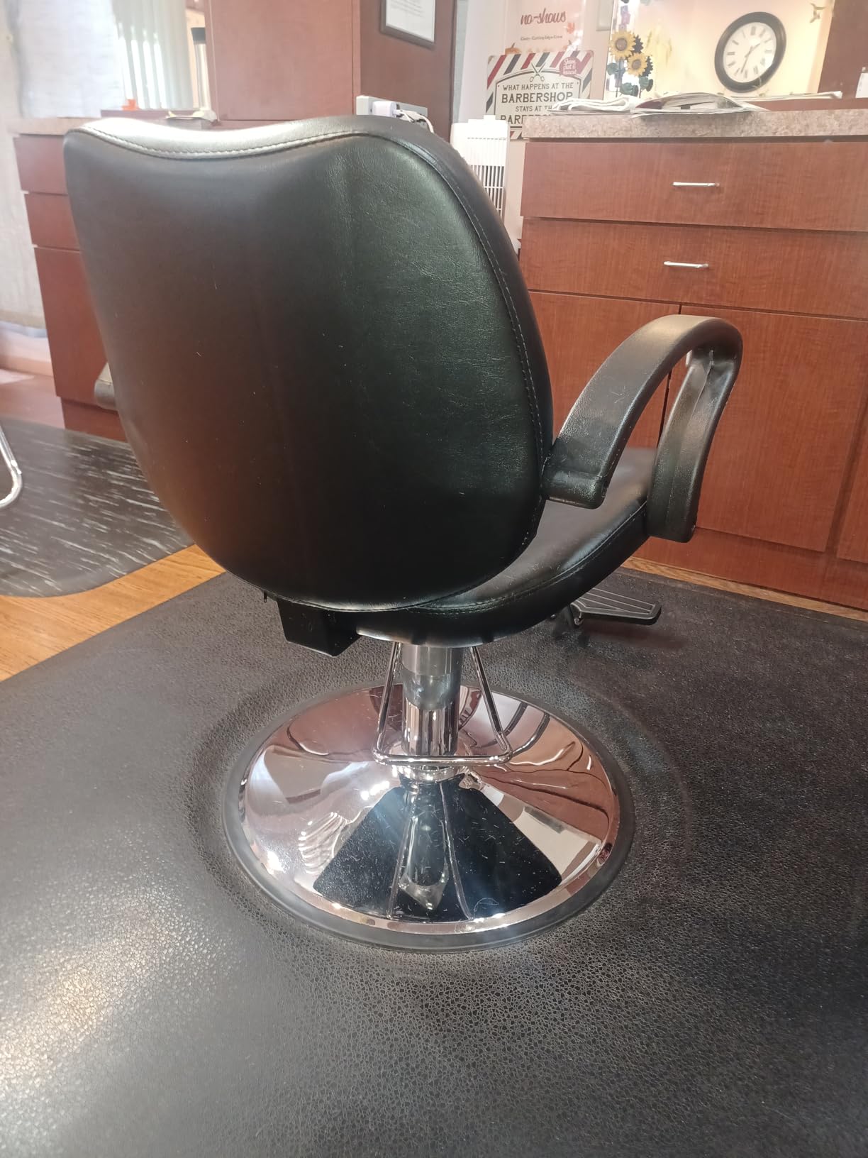 Funnylife Hair Salon Chair Styling Heavy Duty Hydraulic Pump Barber Chair Beauty Barbering Chair for Hair Stylist Women Man customer photo 2