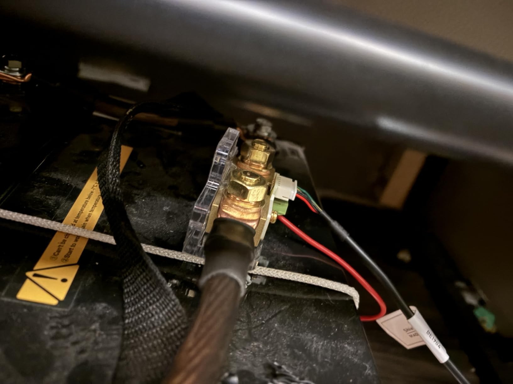 Renogy 500A Battery Monitor with Shunt, High and Low Voltage Programmable Alarm, Range 10V-120V up to 500A, 20ft Shielded Cable, Compatible 12V Lithium Sealed, Gel, Flooded Batteries, Black customer photo 1