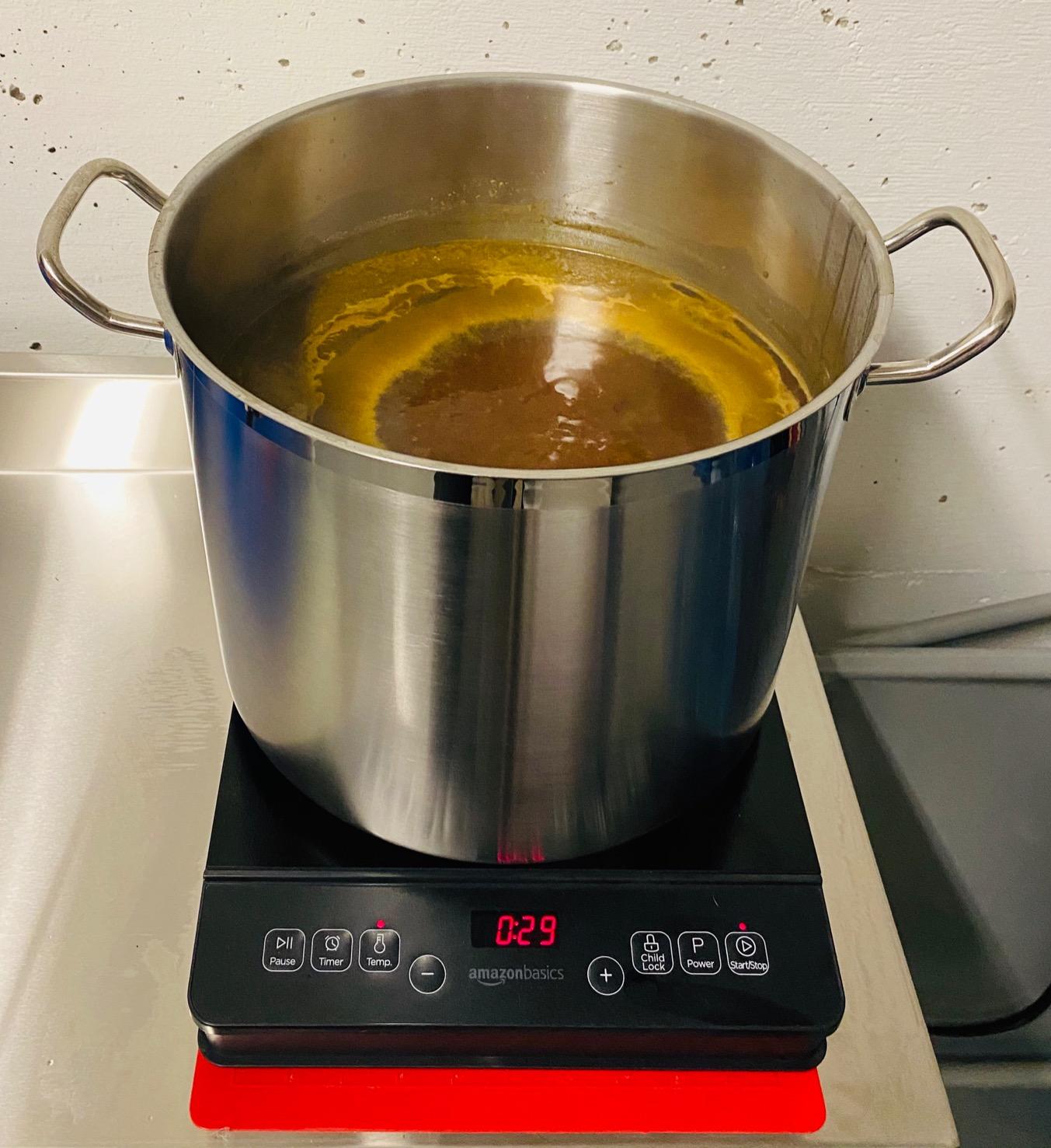 Amazon Basics 1800W Portable Electric Induction Cooktop, Burner and Child Lock, Overheat Protection, Timer, 8 Power Settings, Temperature Control Up to 440F, for Cookware Diameter 5.7-8.2 inch, Black customer photo 1