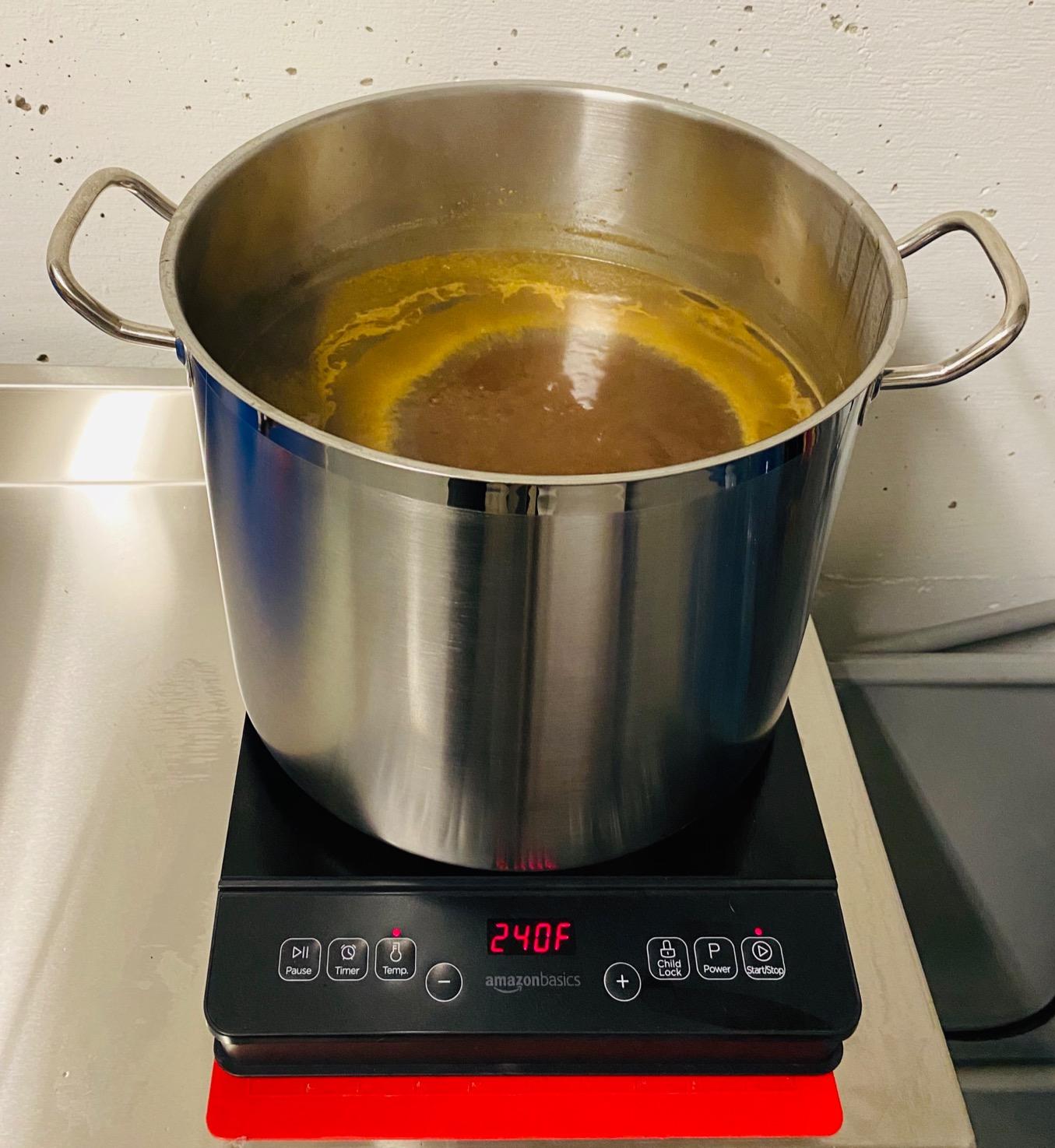 Amazon Basics 1800W Portable Electric Induction Cooktop, Burner and Child Lock, Overheat Protection, Timer, 8 Power Settings, Temperature Control Up to 440F, for Cookware Diameter 5.7-8.2 inch, Black customer photo 2