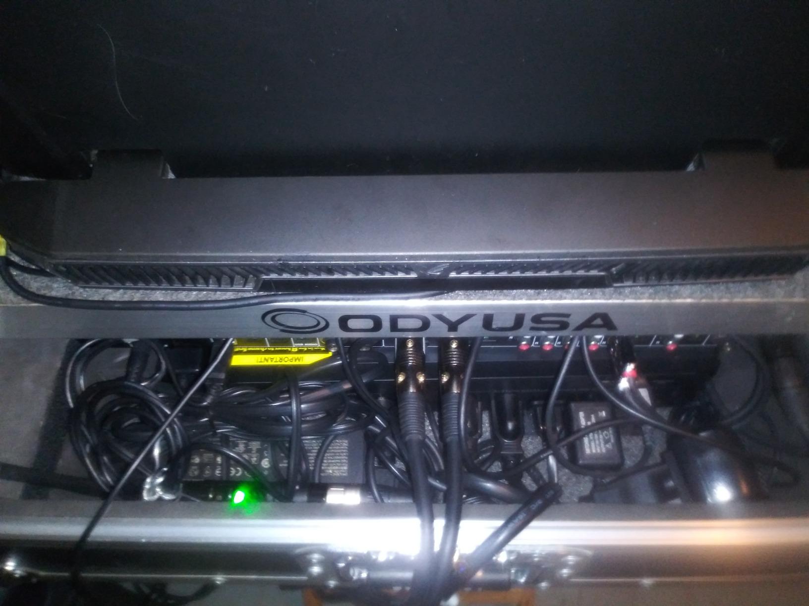 CyberPower SL700U Standby UPS Battery Backup and Surge Protector, 700VA/370W, 8 Outlets, Slim Profile, UL Certified customer photo 2