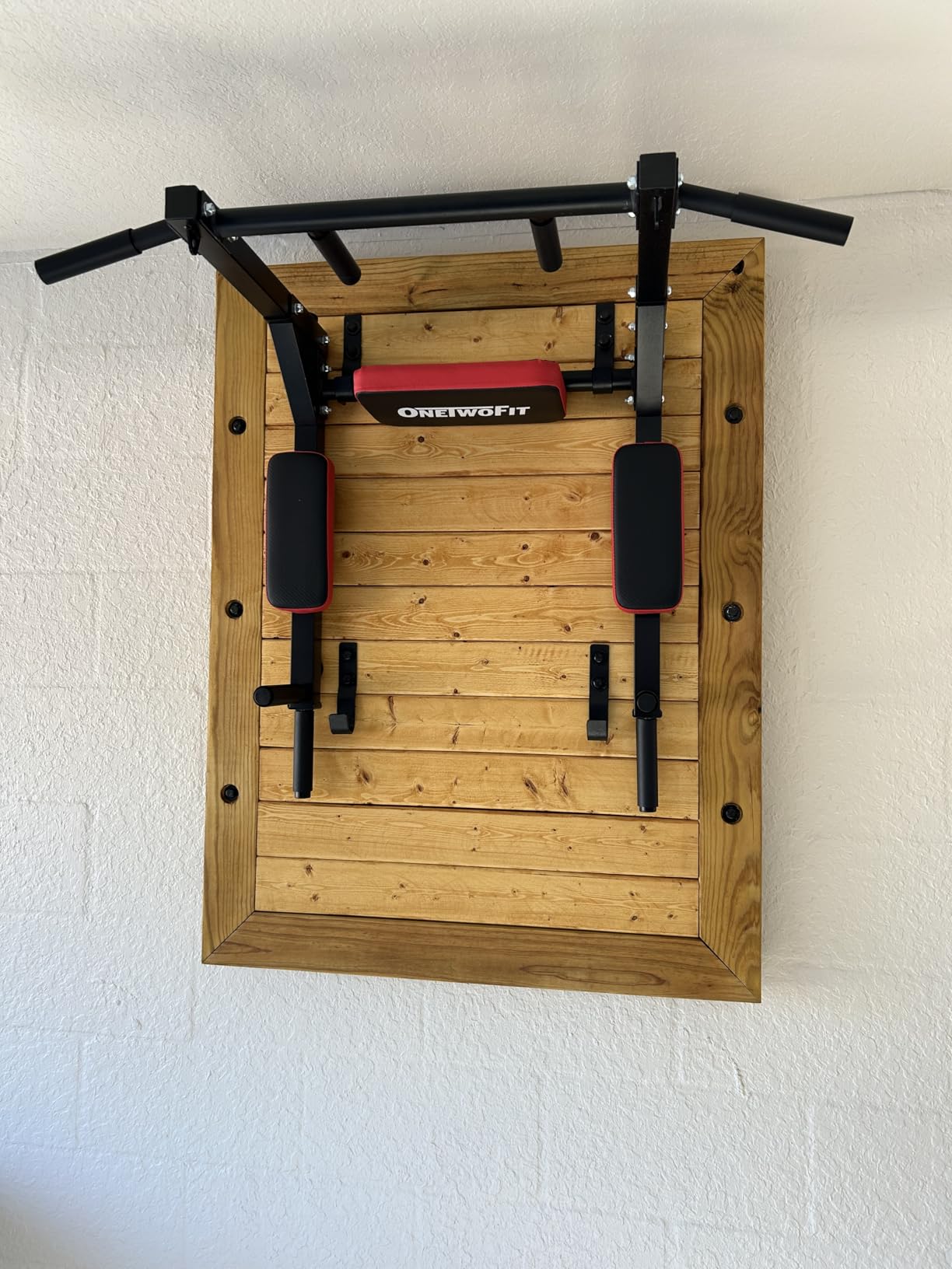 OneTwoFit Multifunctional Wall Mounted Pull Up Bar Chin Up bar Dip Station for Indoor Home Gym Workout, Power Tower Set Training Equipment Fitness Dip Stand Supports to 440 Lbs OT126 customer photo 1