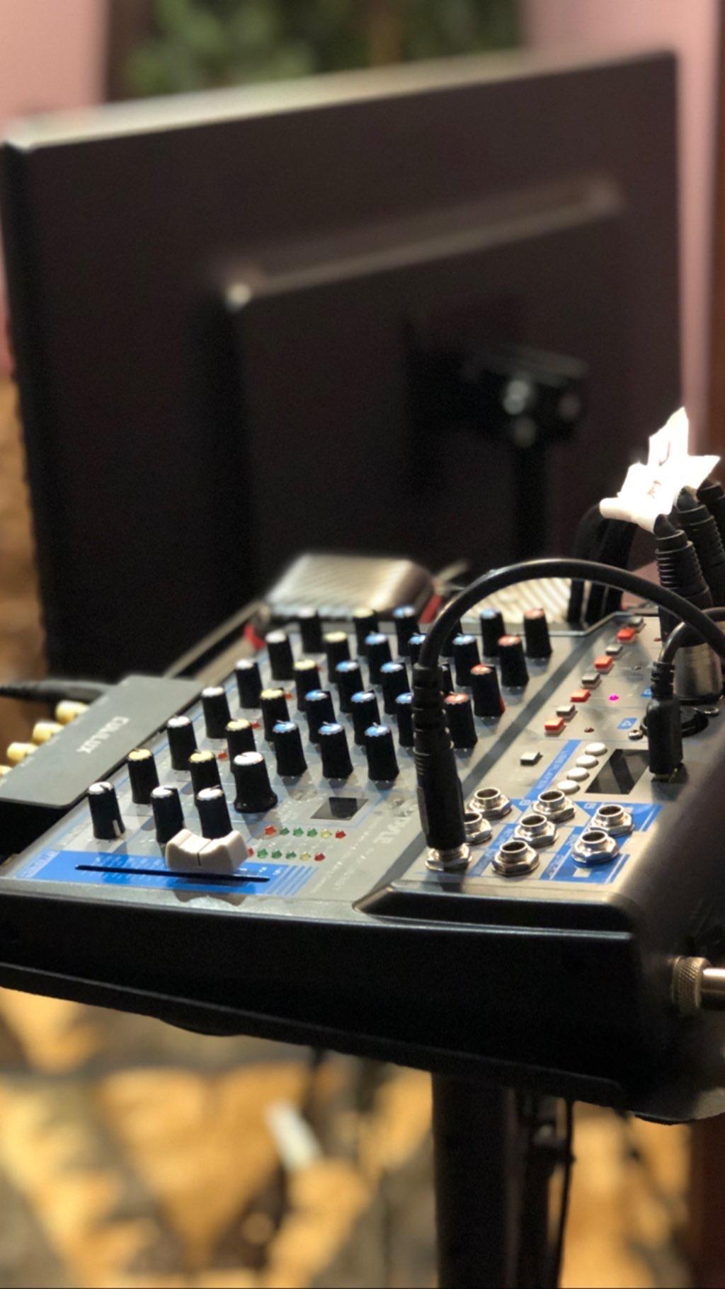 Cubilux Passive 6.35mm Headphones Splitter Box, 1/4