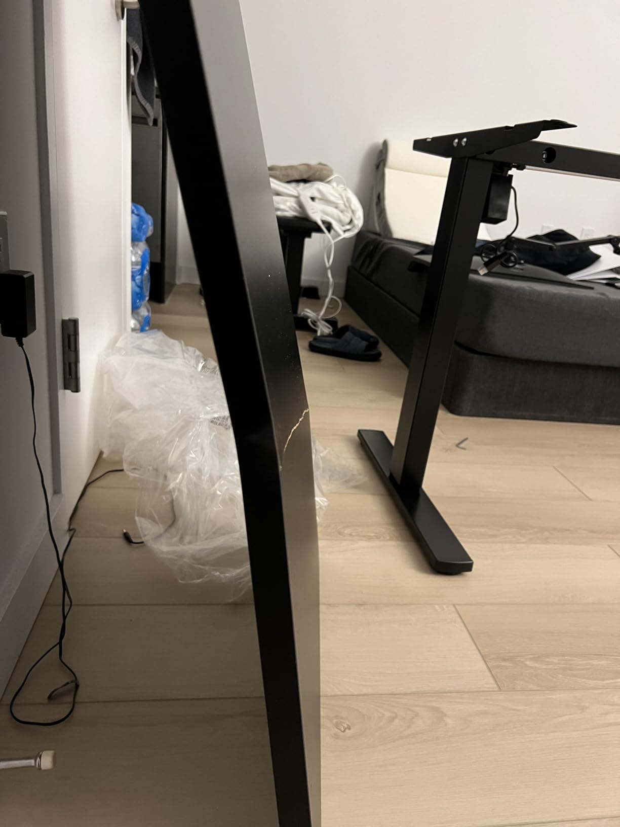 VIVO Electric 60 x 24 in Standing Desk, Memory Height Adjustment, 1B Series, Holds 220 lbs, One-Piece Black Top, Black Frame, DESK-KIT-1B6B customer photo 2