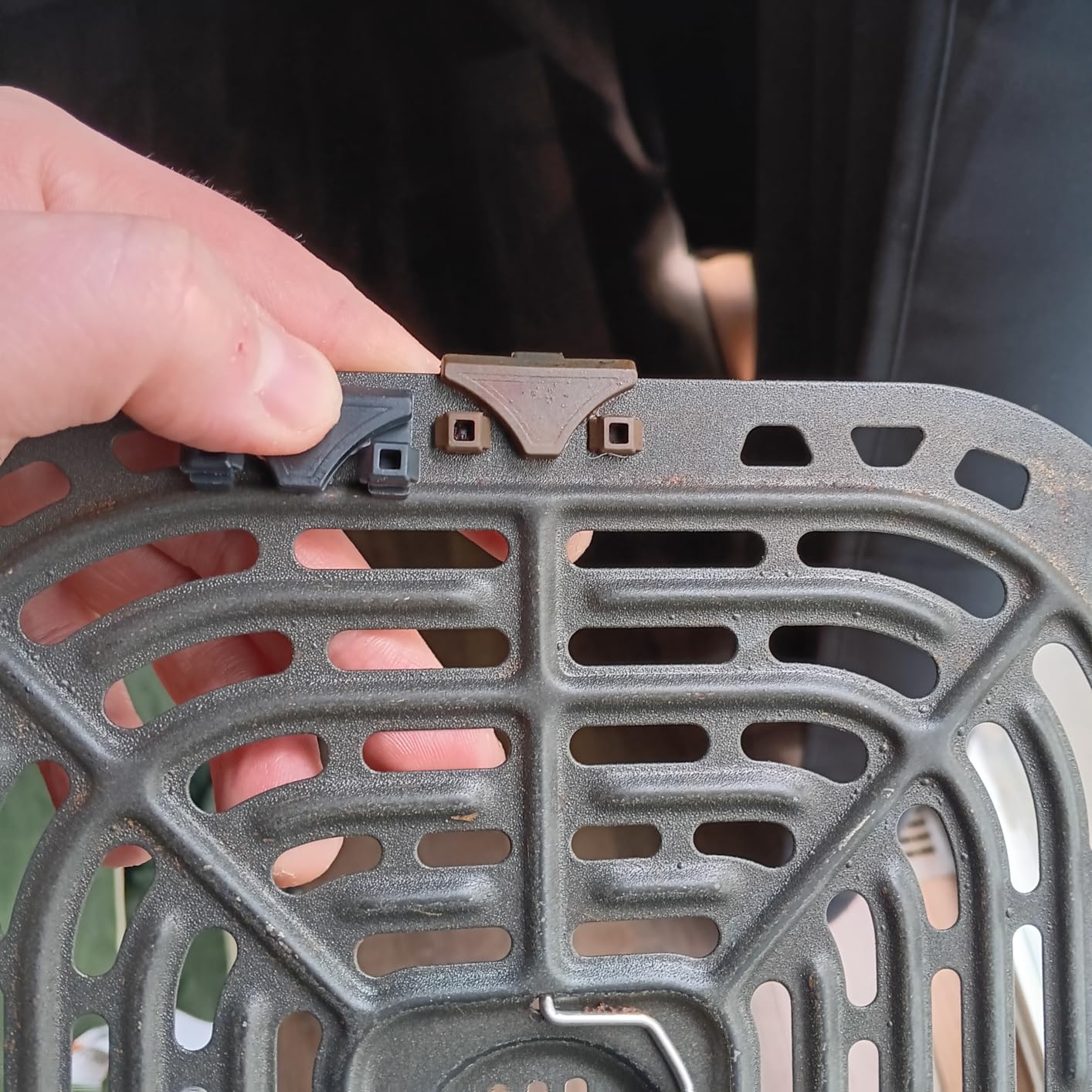 Instant Pot Vortex 6QT XL Air Fryer, 4-in-1 Functions that Crisps, Roasts, Reheats, Bakes for Quick Easy Meals, 100+ In-App Recipes, Dishwasher-Safe, from the Makers of Instant Pot, Black customer photo 2