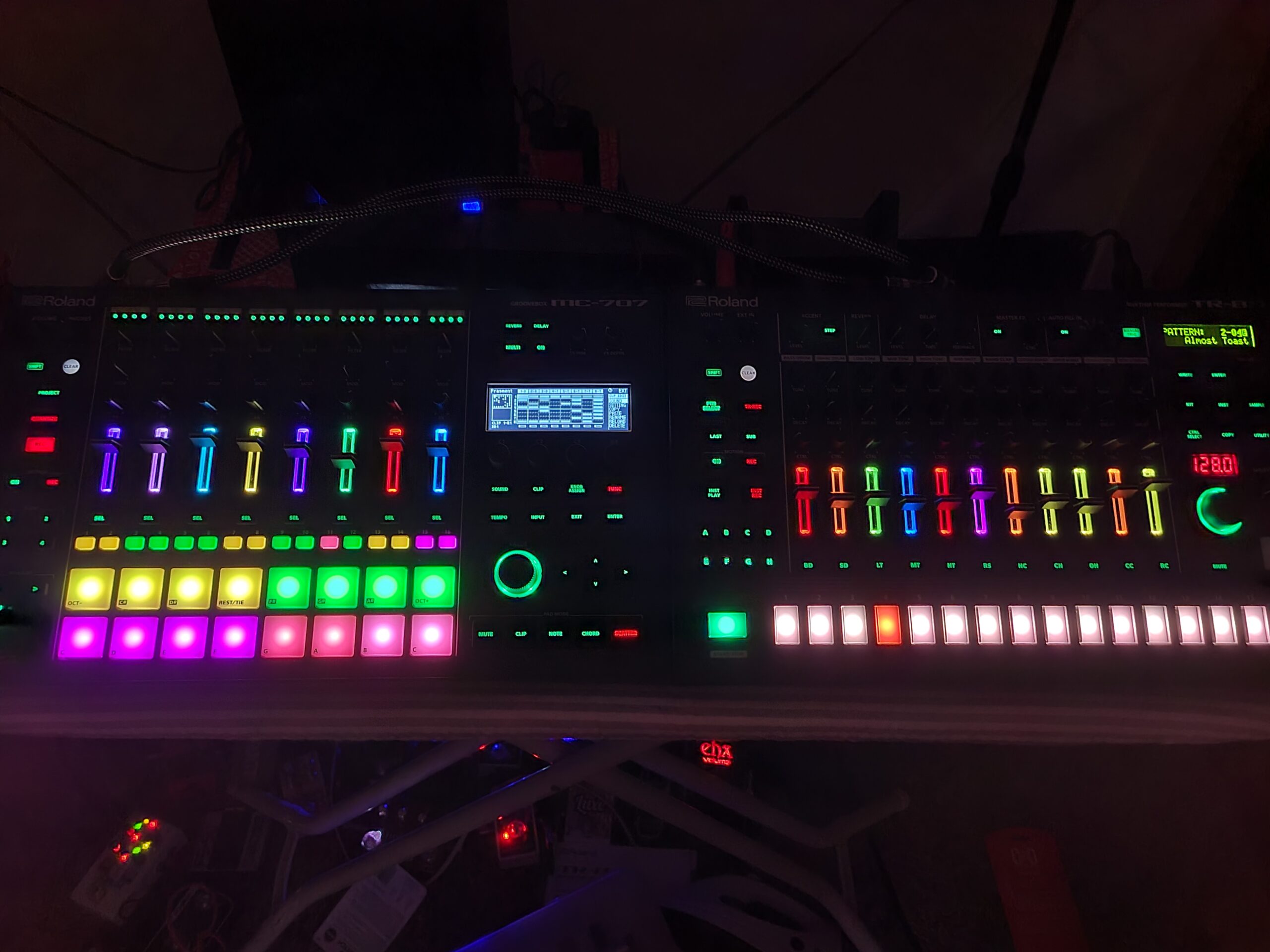 Roland MC-101 Groovebox Compact Music Production Workstation with Legendary Roland Sounds, 4-Track Sequencer, and Battery Power customer photo 2