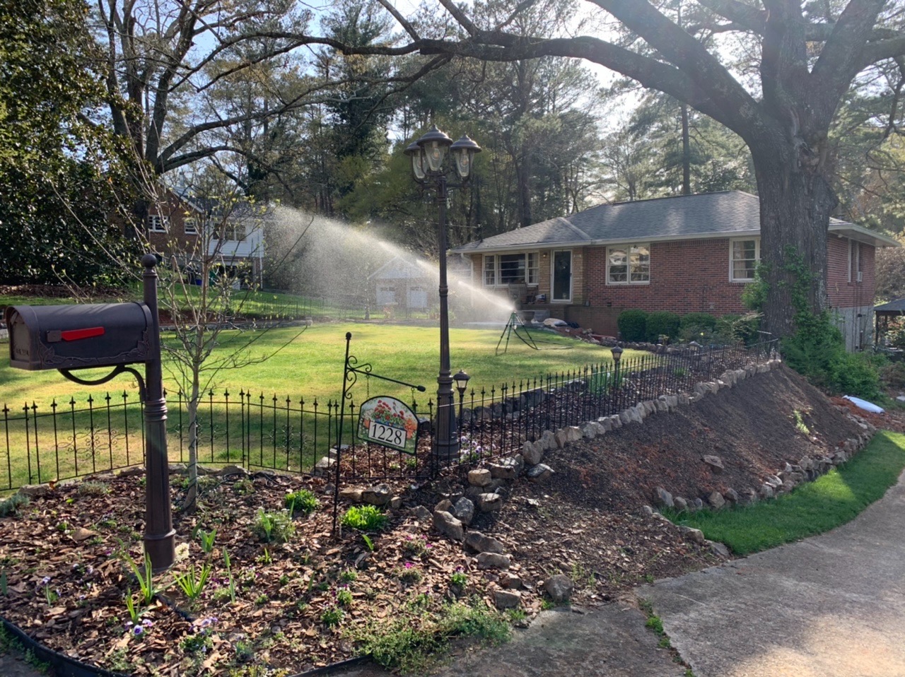 AMAGABELI 4 Panels 44 in(H )X 12 ft(L) Decorative Garden Fence Gate,Dog Fence Outdoor for Yard,Rustproof Tall Garden Fencing Animal Barrier Metal Wire Panel Border with Leaves for Flower Bed Black customer photo 1