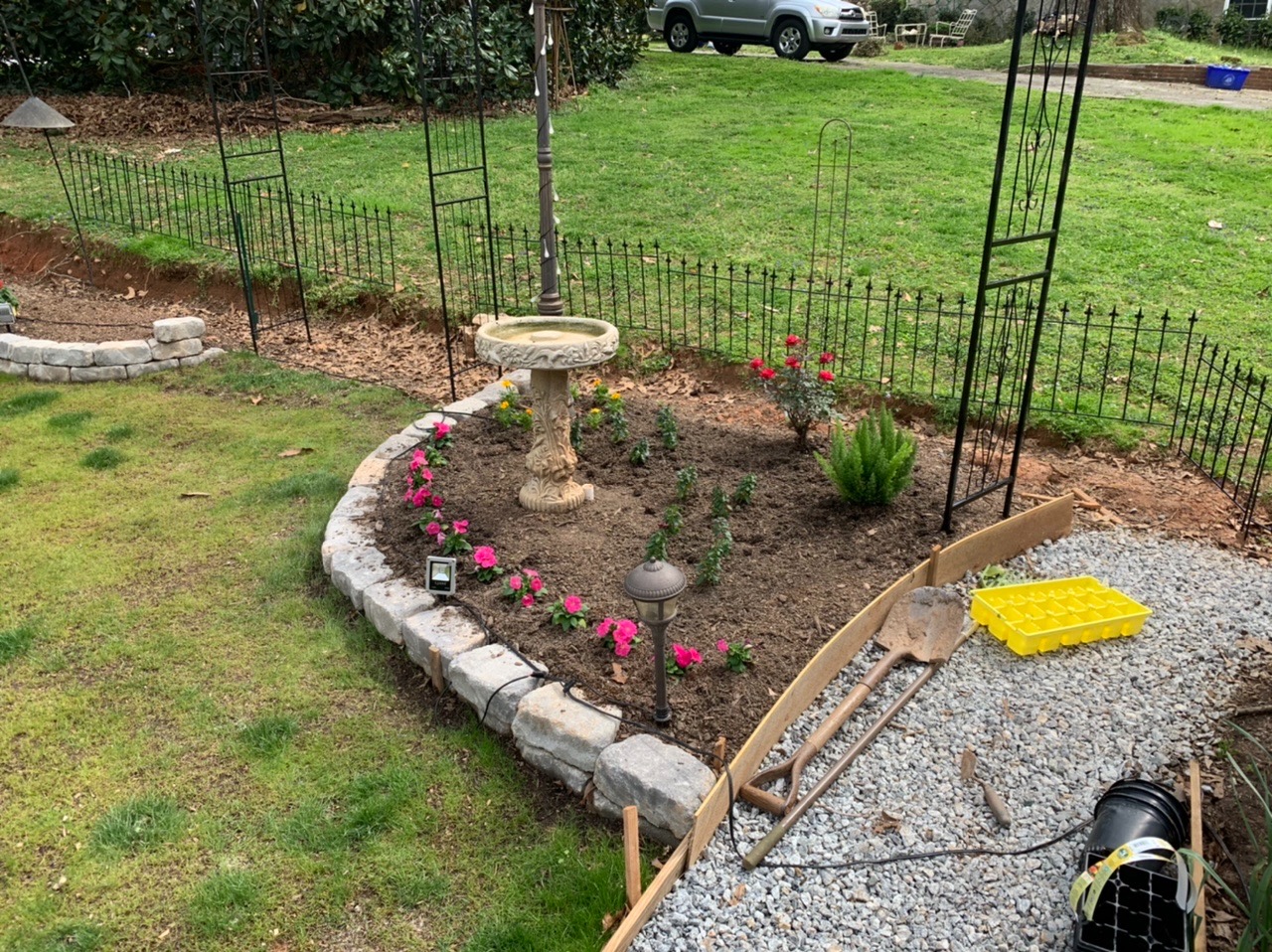 AMAGABELI 4 Panels 44 in(H )X 12 ft(L) Decorative Garden Fence Gate,Dog Fence Outdoor for Yard,Rustproof Tall Garden Fencing Animal Barrier Metal Wire Panel Border with Leaves for Flower Bed Black customer photo 2