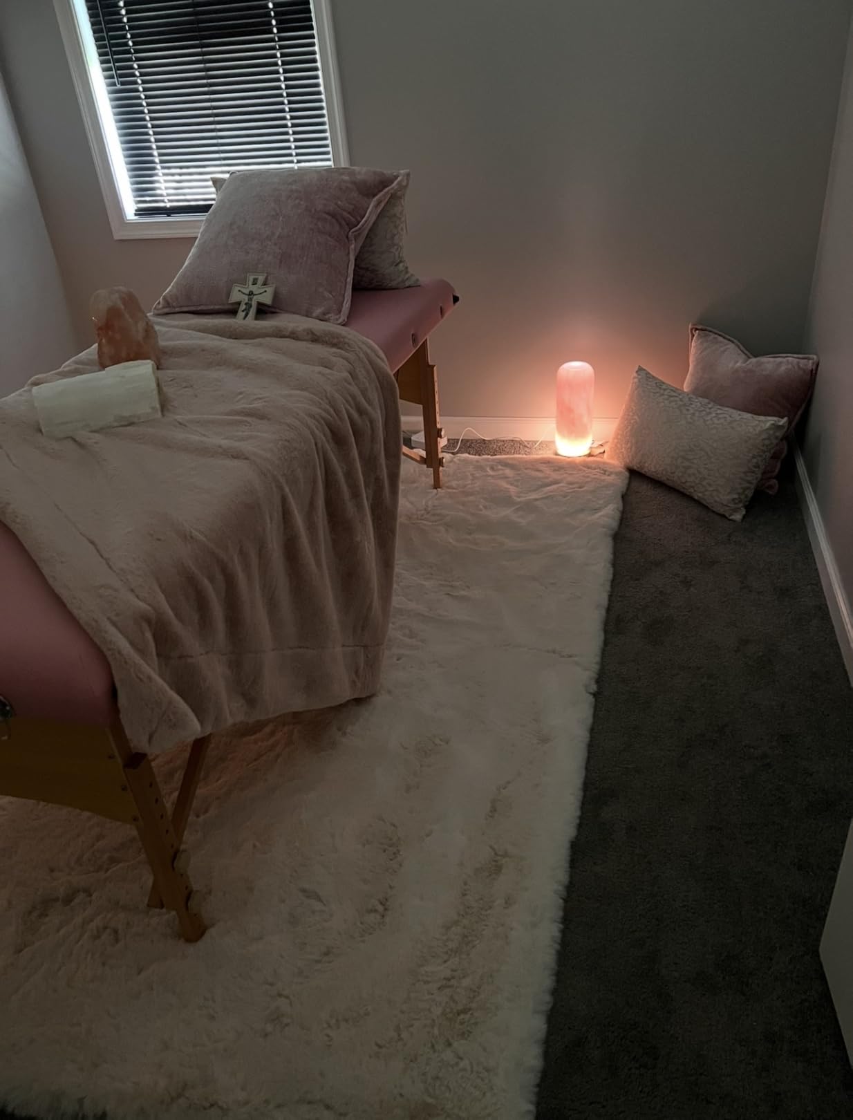 Yaheetech Massage Table Portable Lash Beds Spa Bed Massage Couch Foldable Spa Tables Adjustable 2 Fold with Non-Woven Bag 24 inch, Black customer photo 1