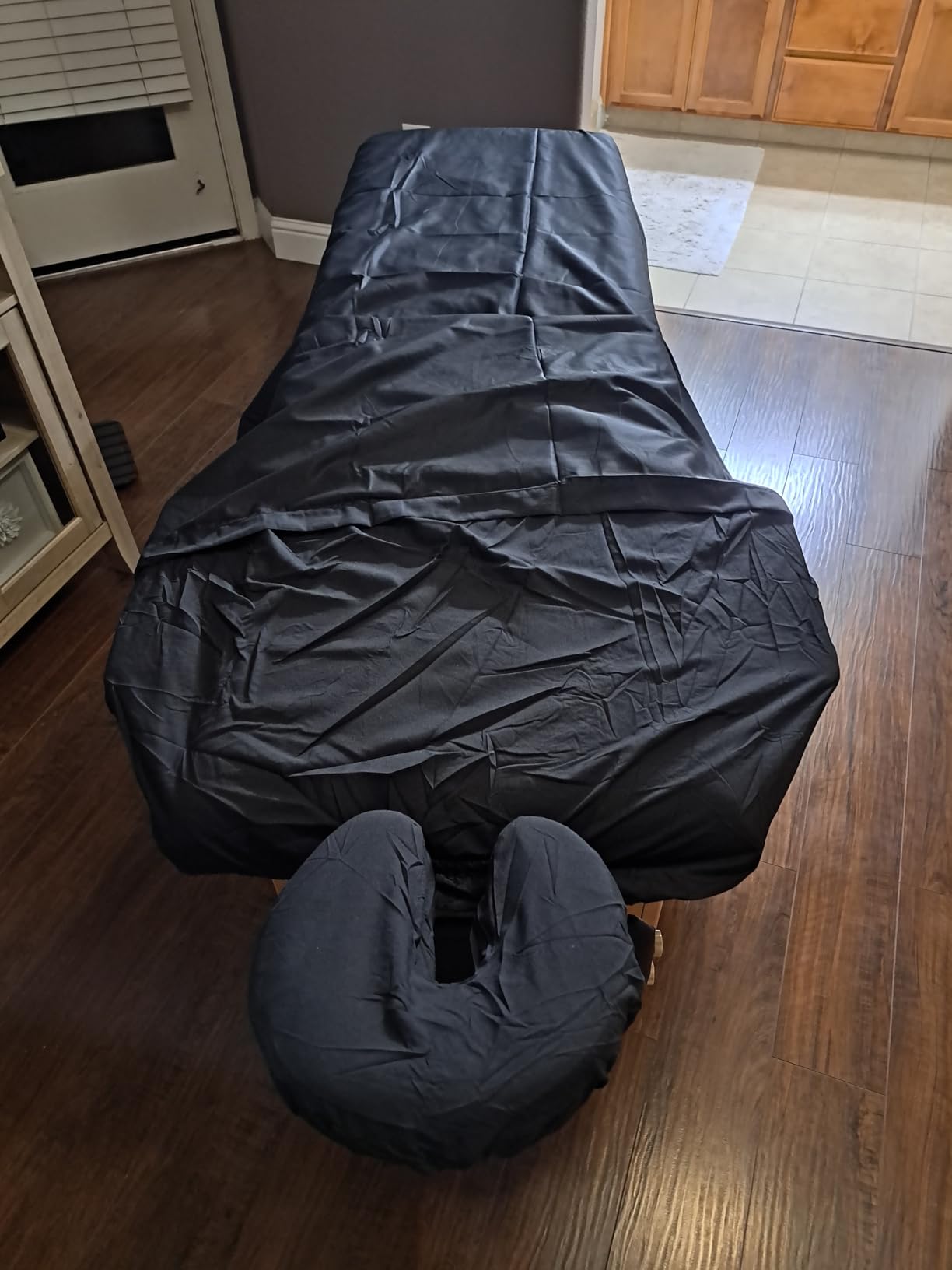 Yaheetech Massage Table Portable Lash Beds Spa Bed Massage Couch Foldable Spa Tables Adjustable 2 Fold with Non-Woven Bag 24 inch, Black customer photo 2