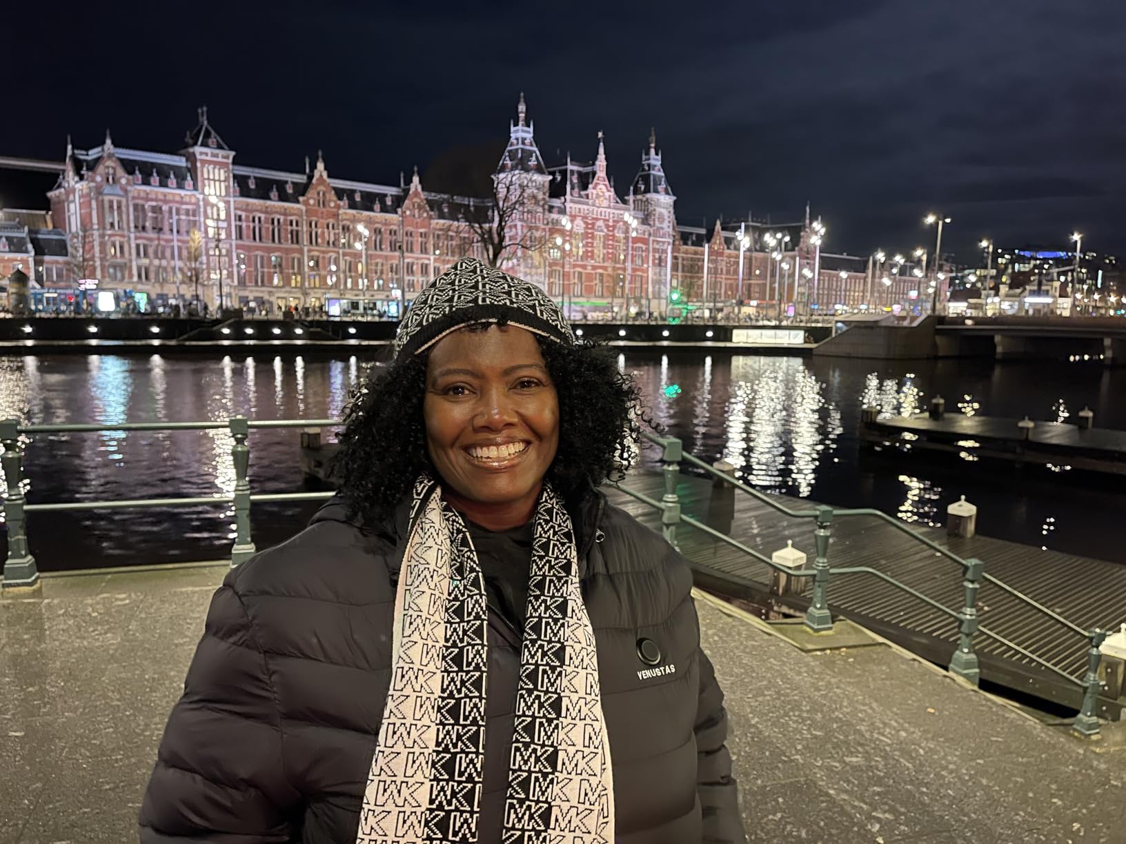 Venustas Unisex Heated Jacket with Battery Pack, Lightweight Water-Resistant Heated Coat with Detachable Hood customer photo 1