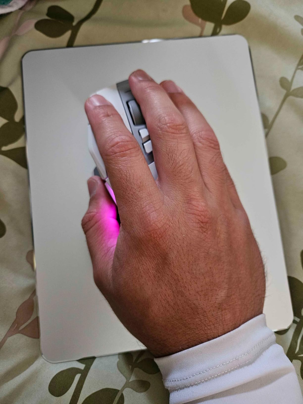 HONKID Hard Metal Mouse Pad for Desk, Aluminum Solid Mouse Pad for Magic Mouse and Pro/Air with Stable Rubber Base, Firm Mousepad for Travel and Home Office (Black) customer photo 2