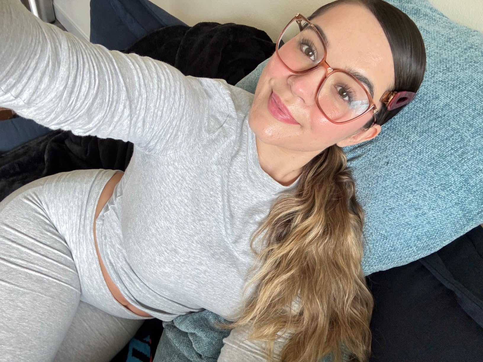 Vanity Planet Aira Ionic Facial Steamer - Face Steamer for Facial Deep Cleaning, Moisturizing - Steamer for Face with Adjustable Nozzle, Water Tank and 3 Essential Oil Baskets (Beige) customer photo 1