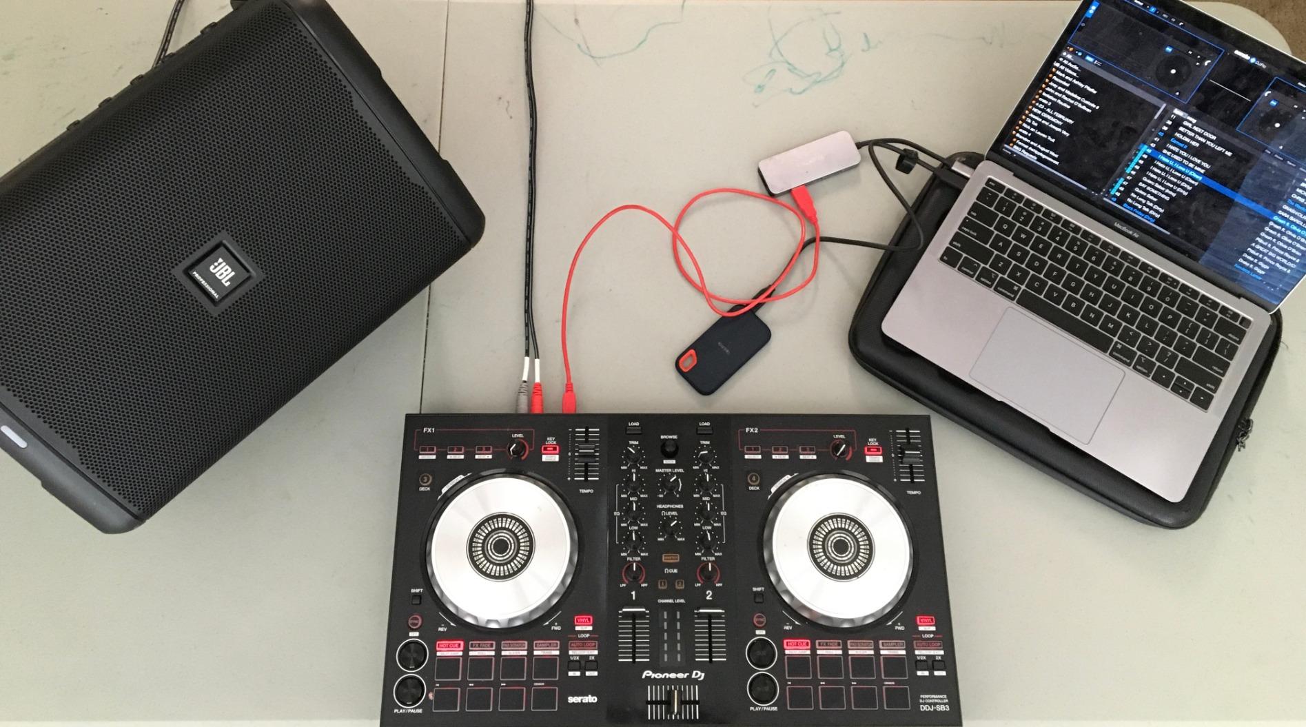 JBL Professional EON ONE Compact Ultra-Portable Battery Powered Wireless PA Speaker System with Bluetooth, Professional 4-Channel Mixer, and Lexicon Effects customer photo 2