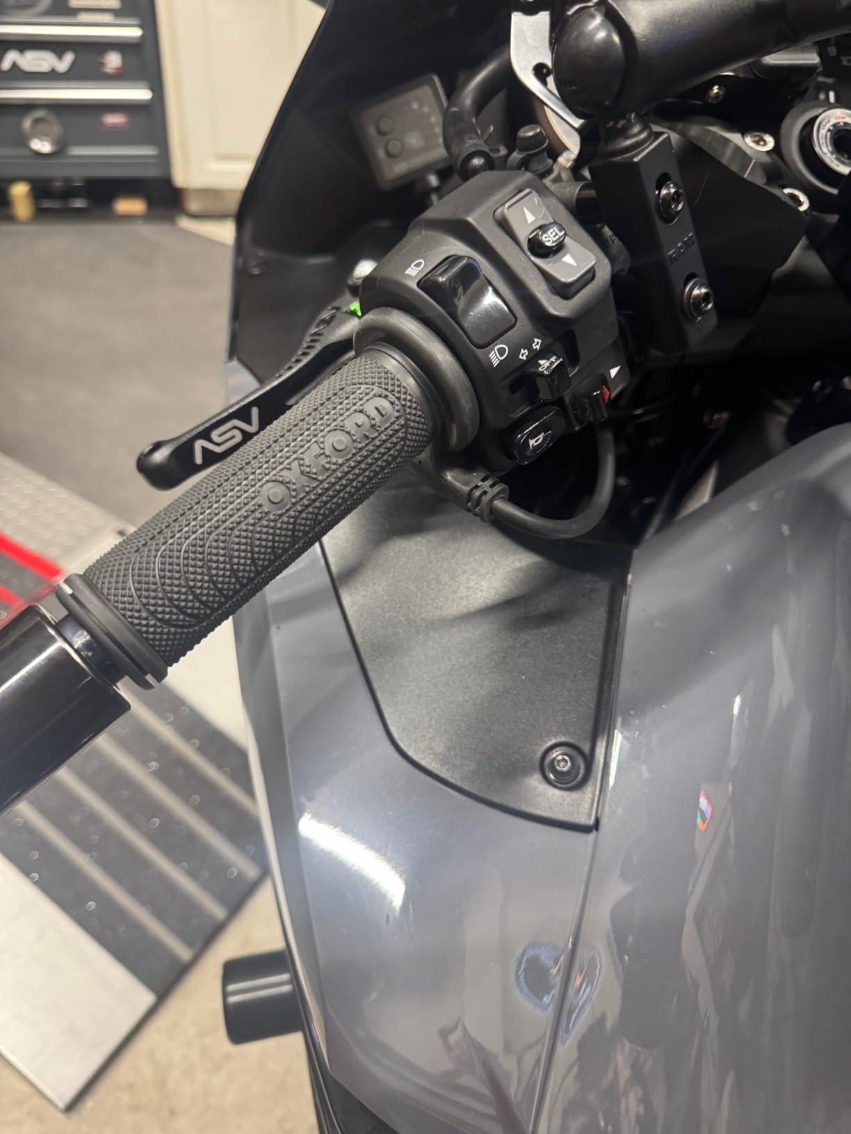 Oxford - Heaterz Premium Sports (Temperature controlled Motorcycle Grips) customer photo 1
