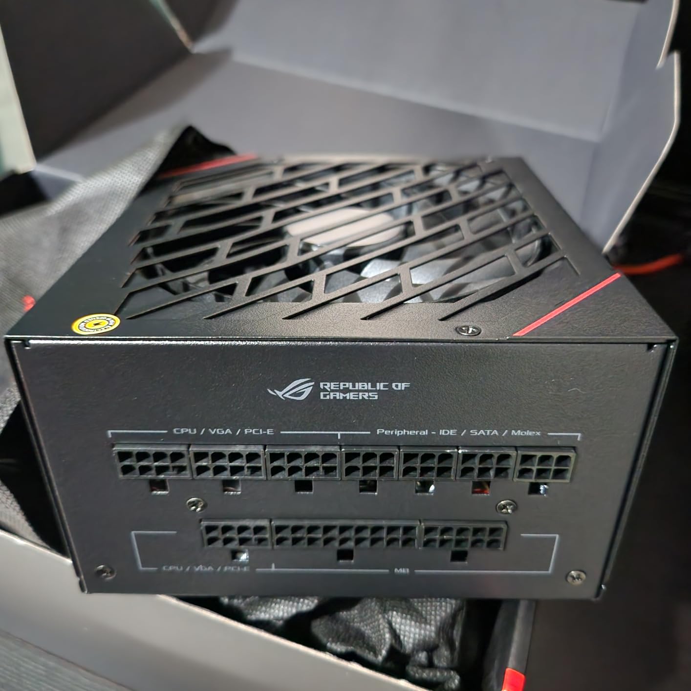 ROG Strix 750 Fully Modular 80 Plus Gold 750W ATX Power Supply with 0dB Axial Tech Fan and 10 Year Warranty customer photo 1