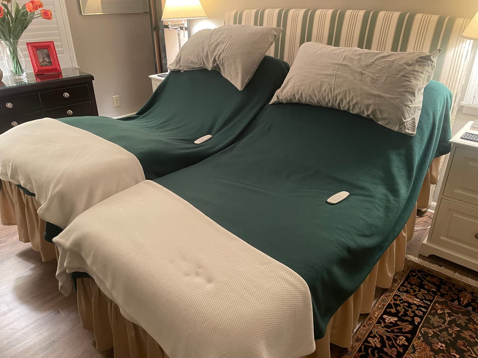 Lucid L150 Adjustable Base - Bed Frame with Head and Foot Incline - Wireless Remote Control - Premium Quiet Motor, Queen size customer photo 1