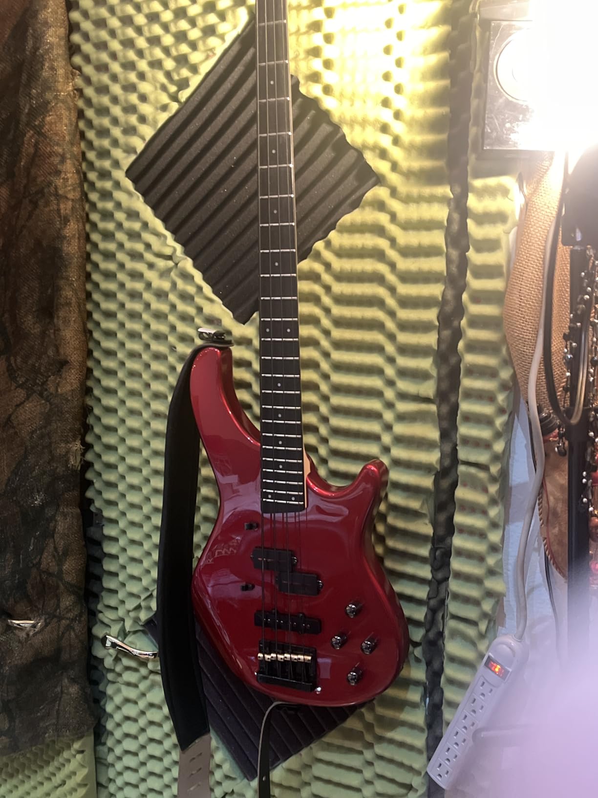 Donner Electric Bass Guitar 4 Strings Full-Size Standard Bass PB-Style Beginner Kit Black for Starter with Free Online Lesson customer photo 1