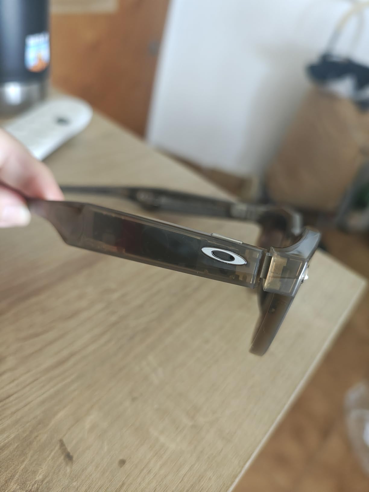 Oakley Meta HSTN, Clear - Smart AI Glasses for Men, Women - Performance for Sports, Athletes - Camera, Audio, Video - 8 Hour Battery - 3K HD Resolution - Clear to Grey Transitions Lenses customer photo 2