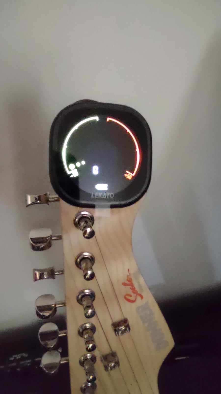 LEKATO Guitar Tuner Rechargeable, Tuner Clip On for Guitar, Bass, Chromatic, Ukulele, Violin Tuner, Fast Accurate Tuning, Super Bright Display to Read, for Professional/Beginners customer photo 1