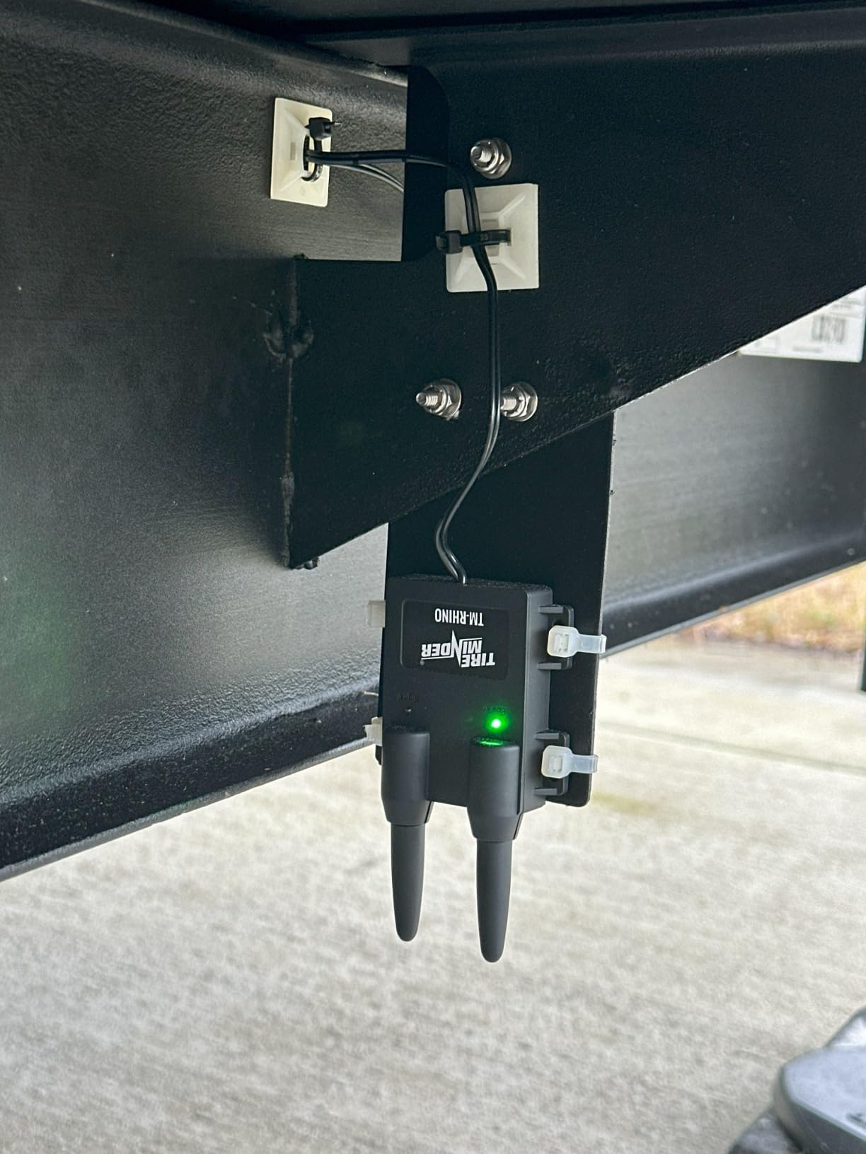 TireMinder i10 RV TPMS with 4 Transmitters, Black customer photo 2