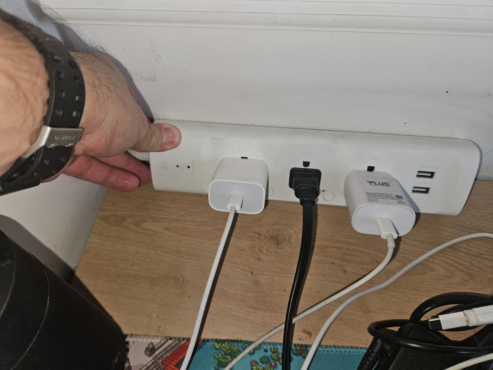 Kasa Smart Plug Power Strip KP303, Surge Protector with 3 Individually Controlled Smart Outlets and 2 USB Ports, Works with Alexa & Google Home, No Hub Required customer photo 2