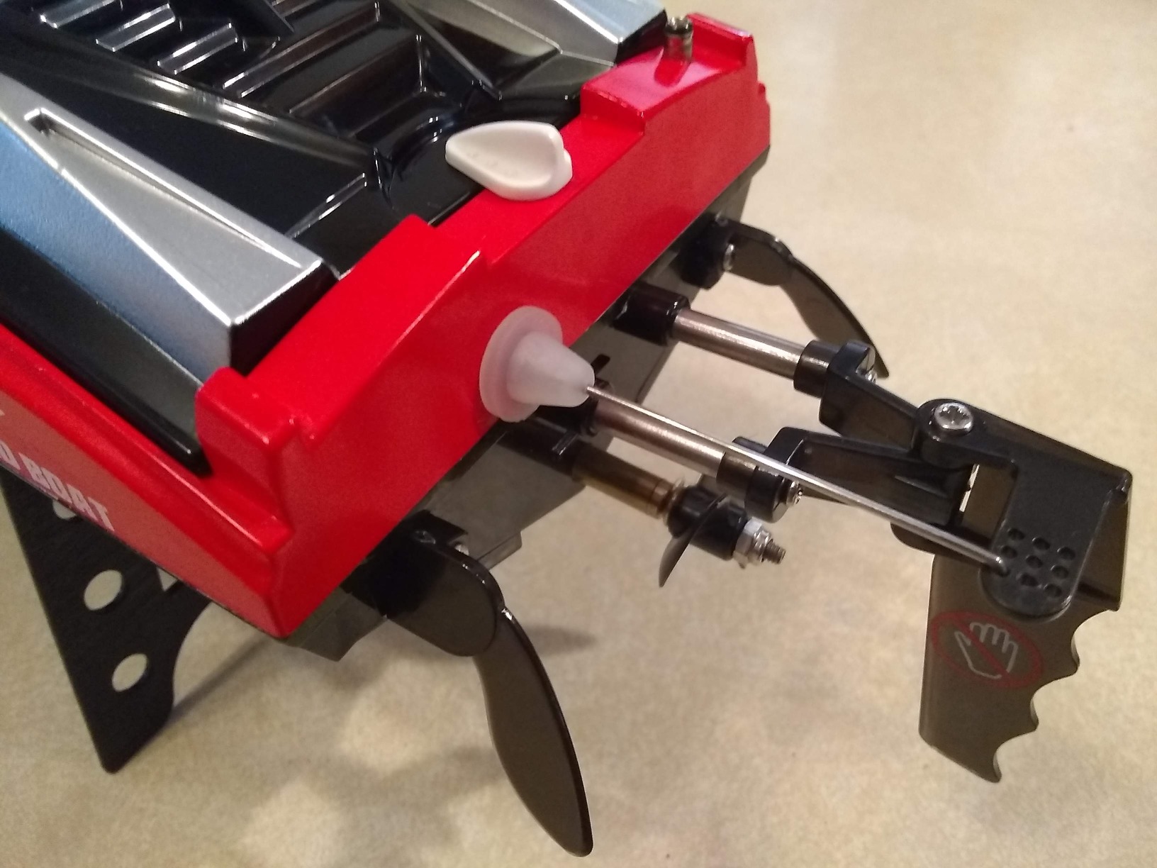 DEERC H120 Fast RC Boat for Pools and Lakes, 2.4 GHz 20+ MPH Racing Boats for Kids & Adults with Rechargeable Battery,Low Battery Alarm,Capsize Recovery,Gifts for Boys Girls customer photo 2