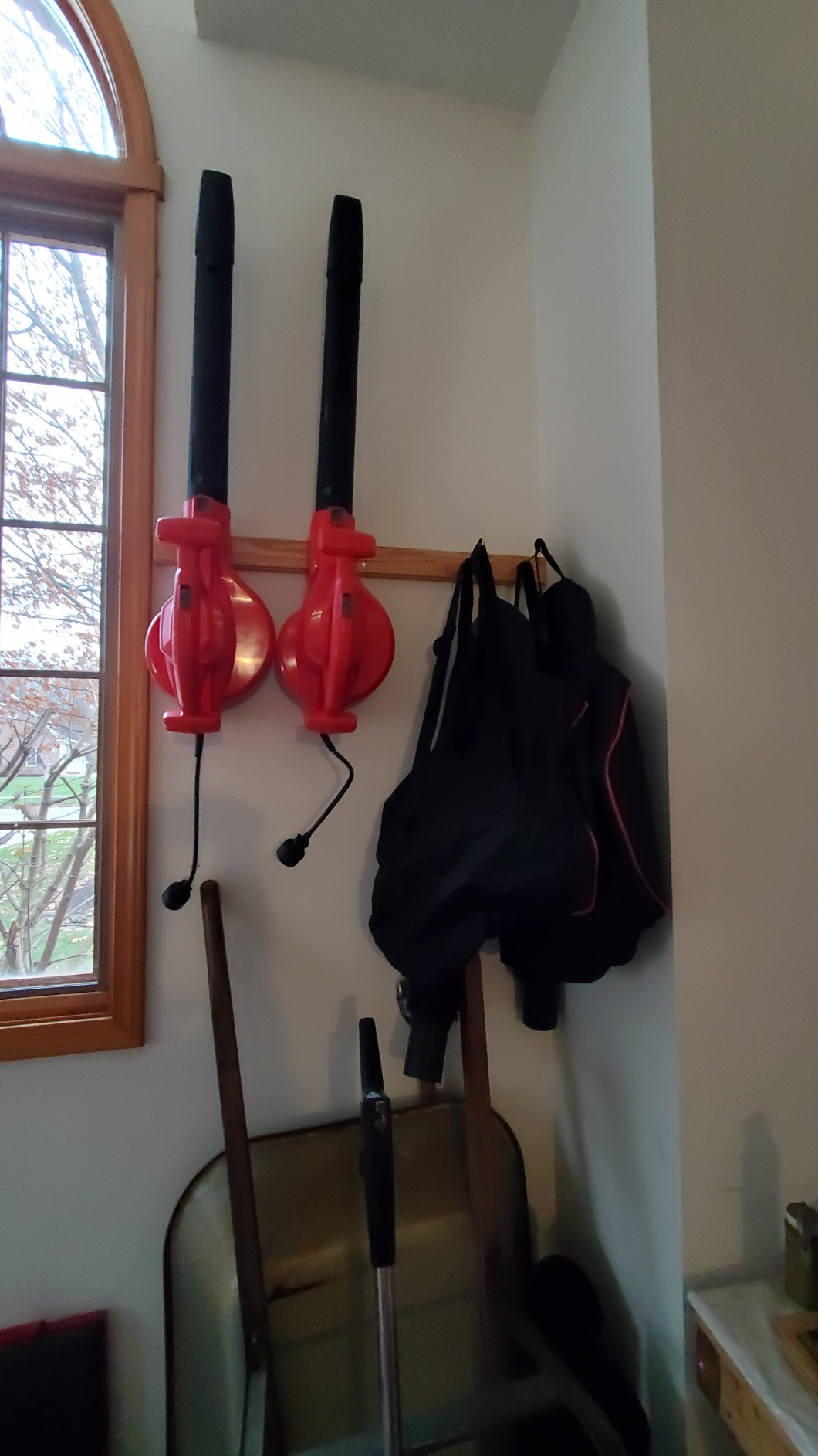 CRAFTSMAN 3-in-1 Leaf Blower, Vacuum and Mulcher, Backpack Blower Up to 260 MPH, 12 Amp, Corded Electric Leaf Collector (CMEBL7000) customer photo 1