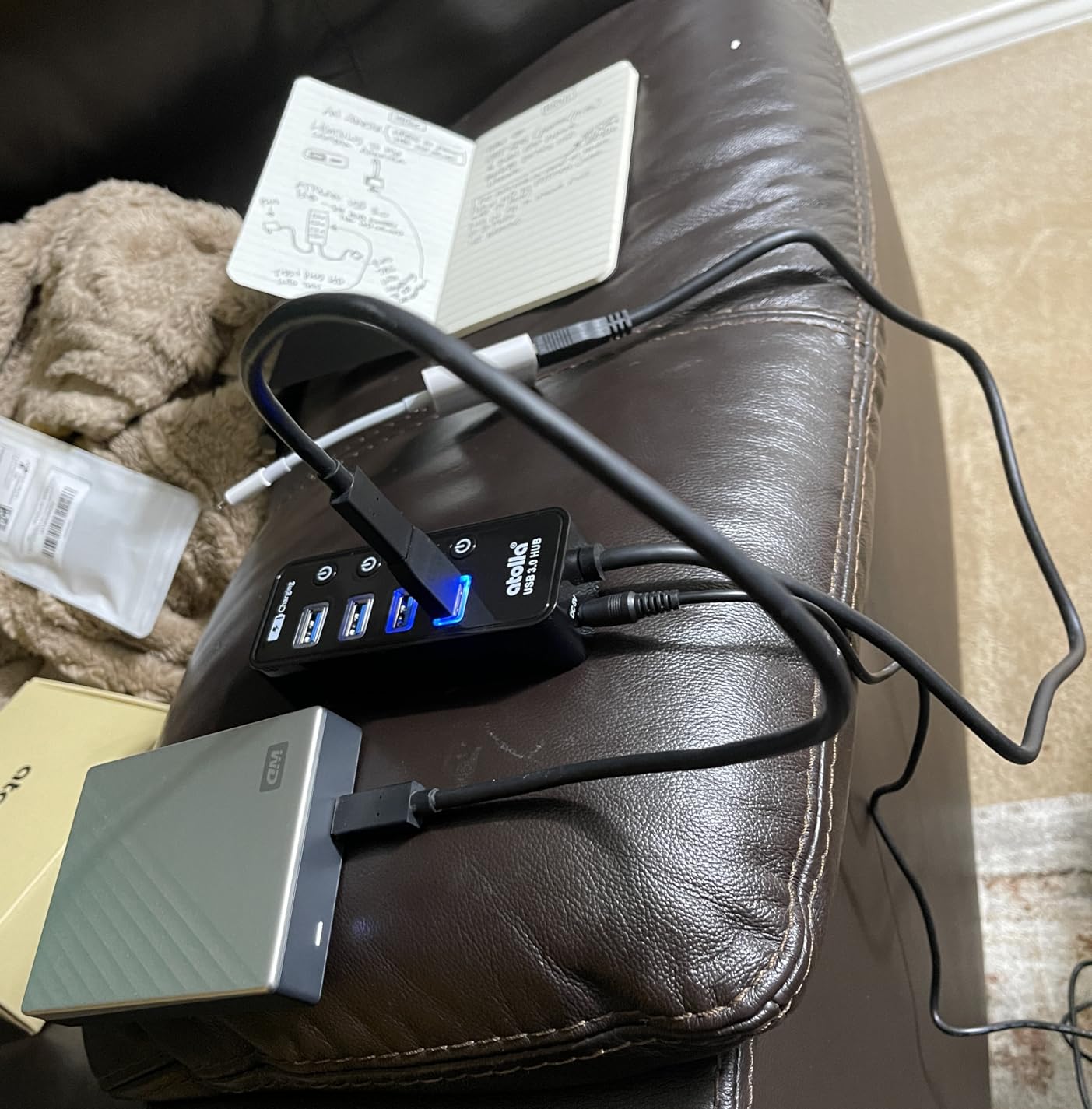 Atolla 4-Port USB 3.0 Hub with 4 Data Ports, 1 Smart Charging Port, Individual On/Off Switches and 5V/3A Adapter customer photo 1