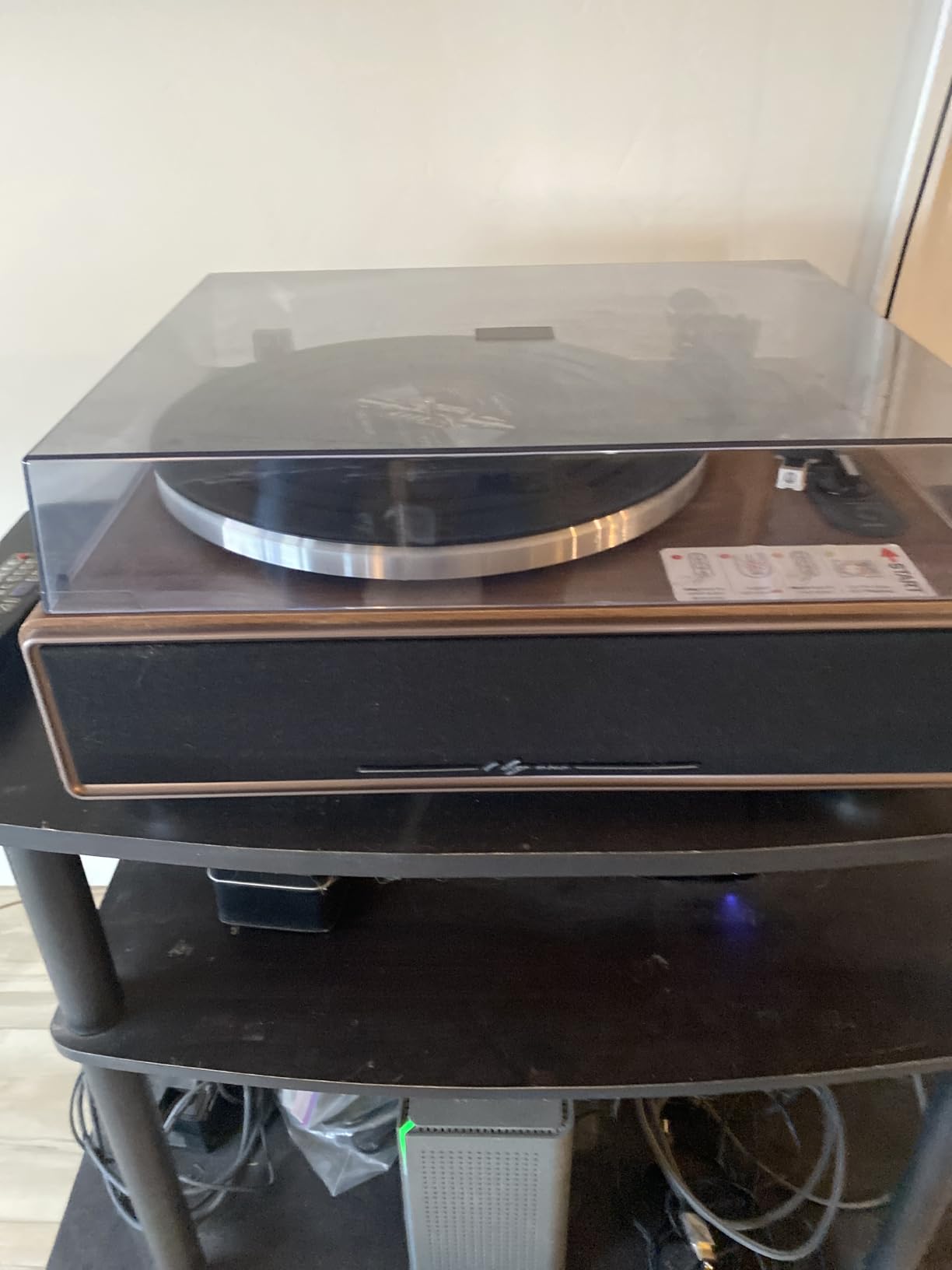 1 by ONE High Fidelity Belt Drive Turntable with Built-in Speakers customer photo 2