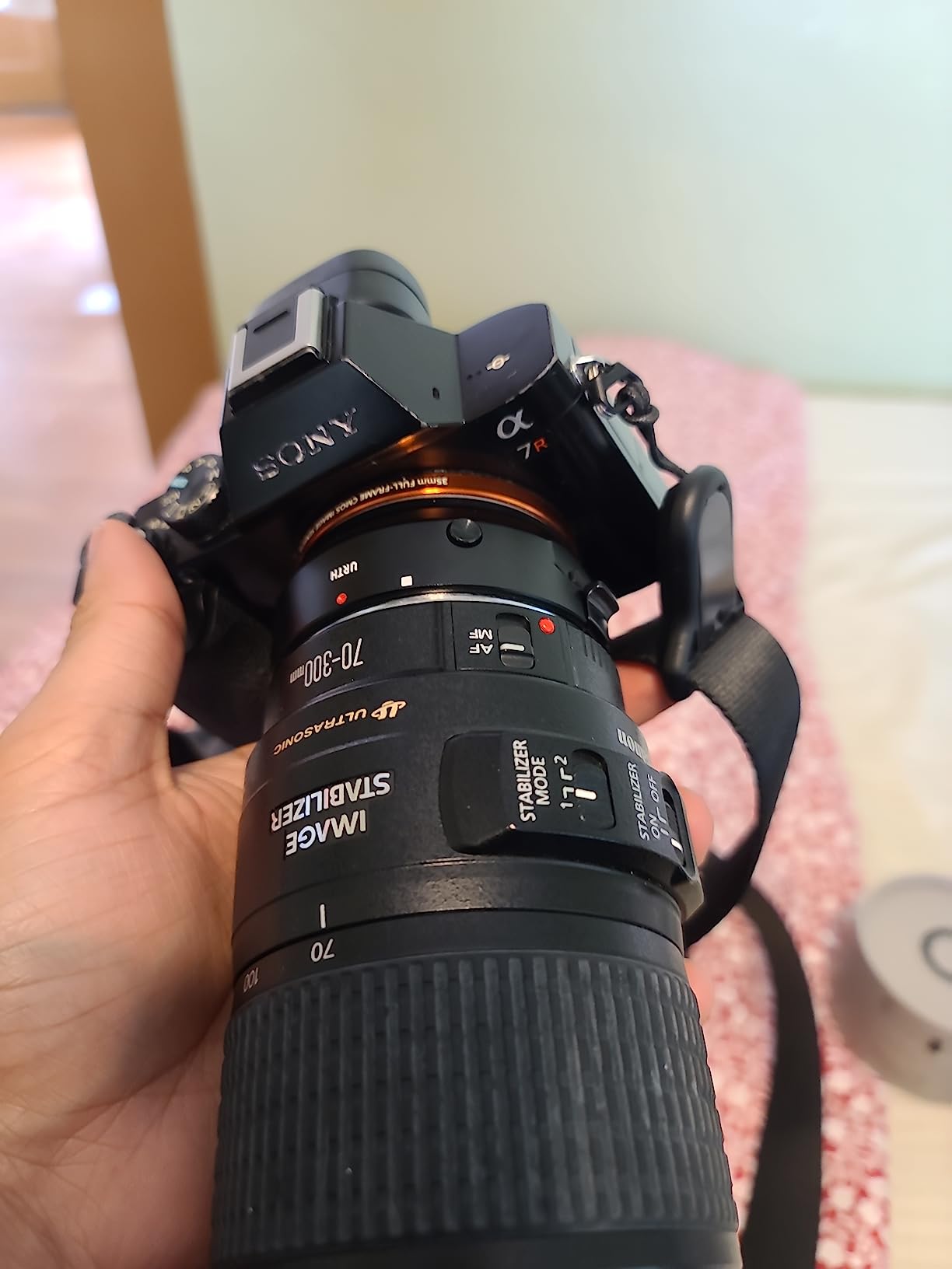 Urth Lens Mount Adapter: Compatible with Canon (EF/EF-S) Lens to Sony E Camera Body (Electronic) customer photo 1