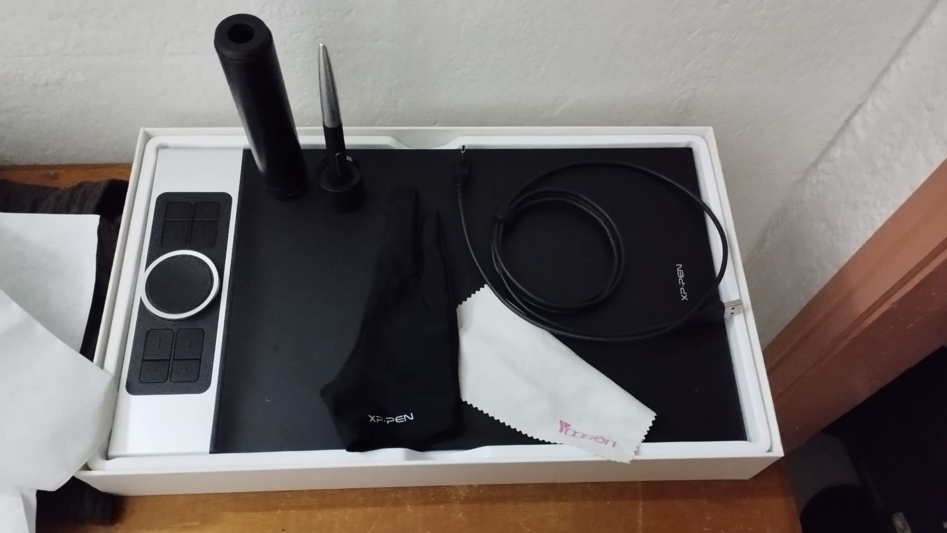 XPPen Deco Pro Medium Drawing Tablet, Ultrathin 11x6 inch Graphics Tablet with Tilt-Function customer photo 1