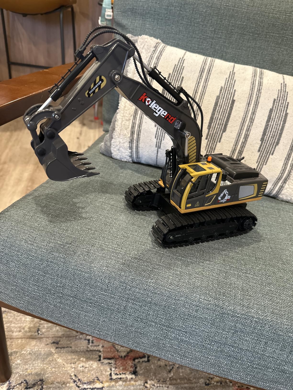 kolegend Remote Control Excavator Toy 16 Inch, 9 Channel RC Construction Vehicles Hydraulic Haulers Digger Toys Gift for 6 7 8 9 10 Years Old Kids Boys customer photo 1