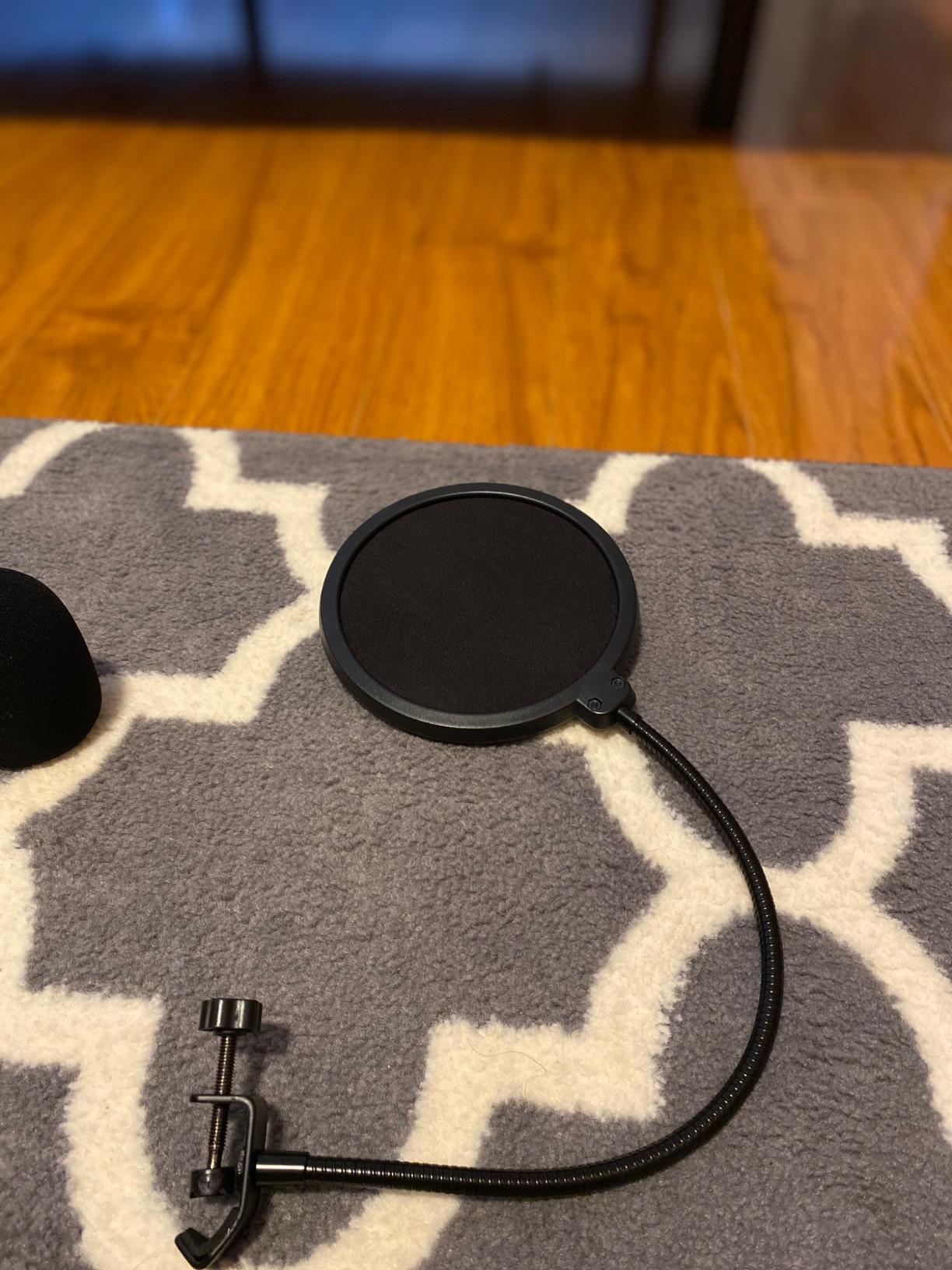 TONOR XLR Condenser Microphone, Professional Cardioid Studio Mic Kit with T20 Boom Arm, Shock Mount, Pop Filter for Recording, Podcasting, Voice Over, Streaming, Home Studio, YouTube (TC20) customer photo 2