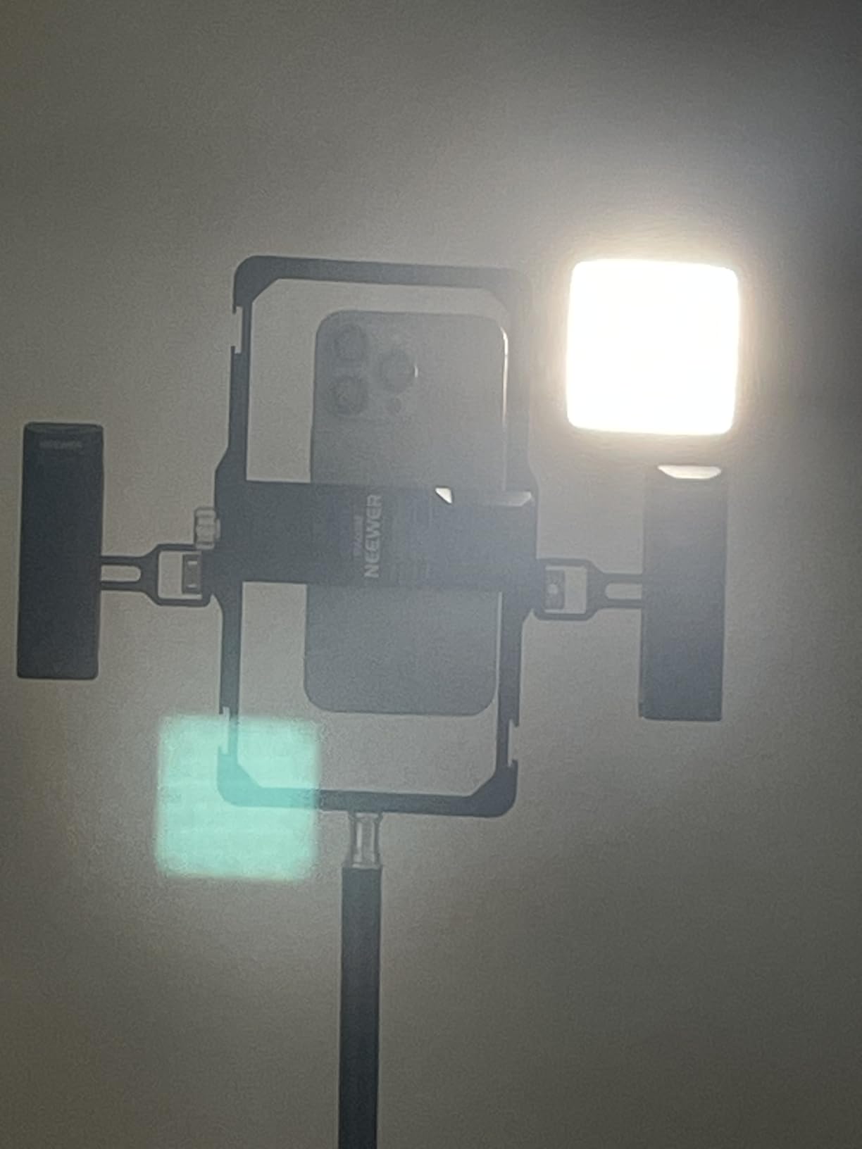 ULANZI VL-81 3000mAh Bi-Color LED Video Light w Softbox - 3200K-5600K+CRI95 Rechargeable Camera Light customer photo 2