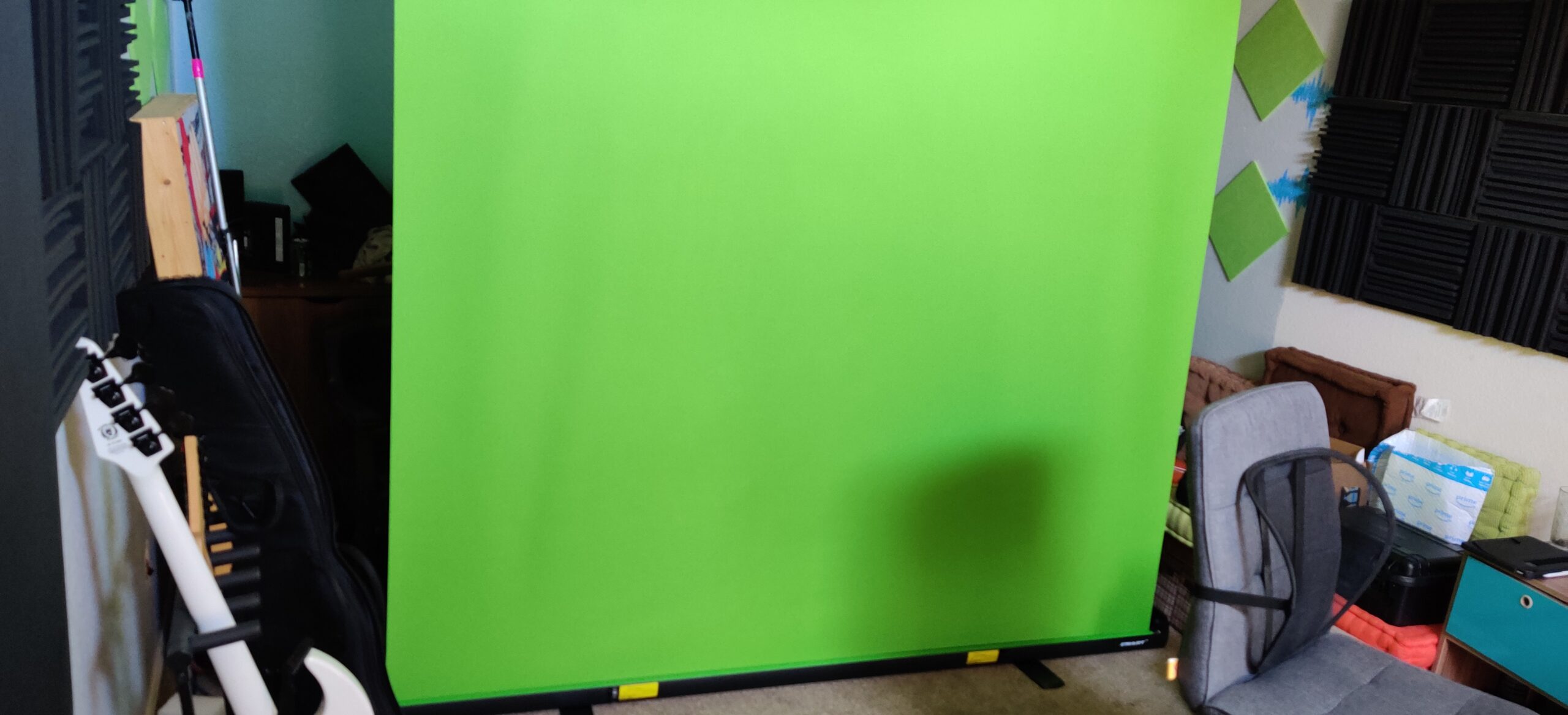 EMART 77x92in Collapsible Chromakey Panel Green Screen for Photo Backdrop Video Studio, Portable Pull Up, Solid Aluminium Base Wrinkle-Resistant Fabric, Auto-Locking Air Cushion Frame customer photo 1