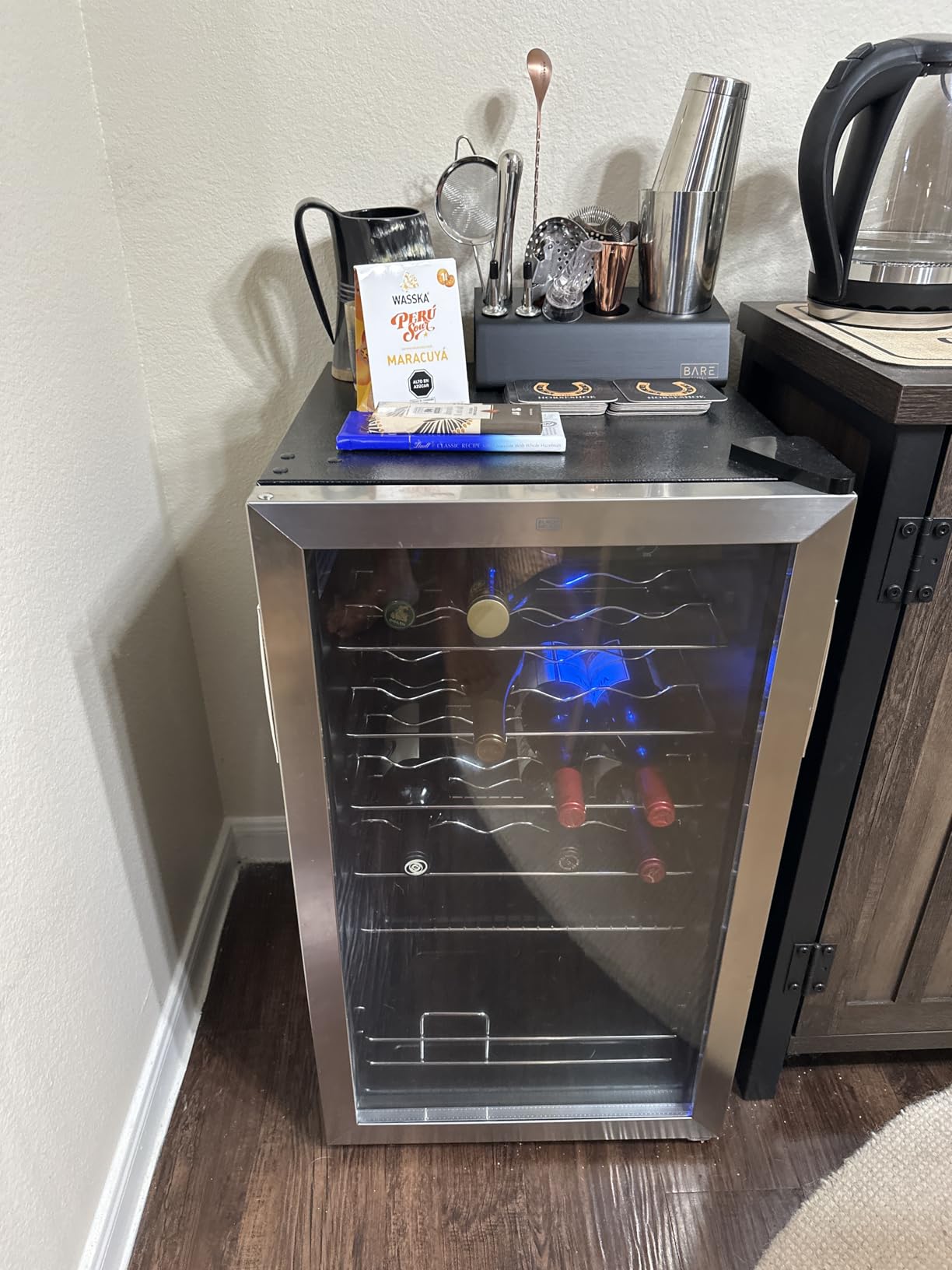 BLACK+DECKER BD61526 Wine Cellar, Black Cabinet with Gray Door Accent customer photo 1