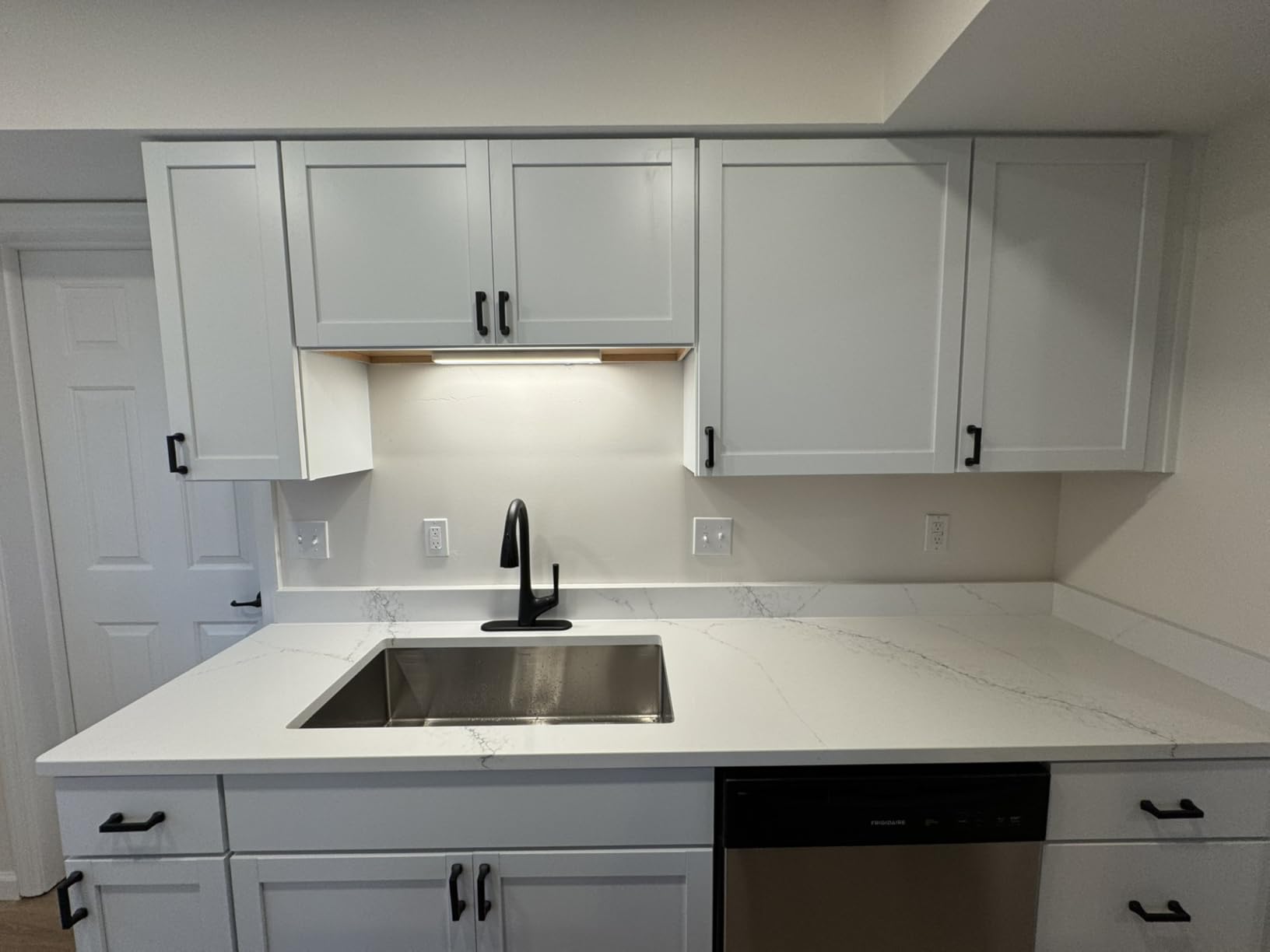 Logmey 13x15 Undermount Bar Sink,16 Gauge Heavy-Duty Stainless Steel Handmade Small Kitchen Sink,Scratch-resistant,Easy Clean,13x15x9 Single Bowl Utility Sink for RV & Prep Station customer photo 1