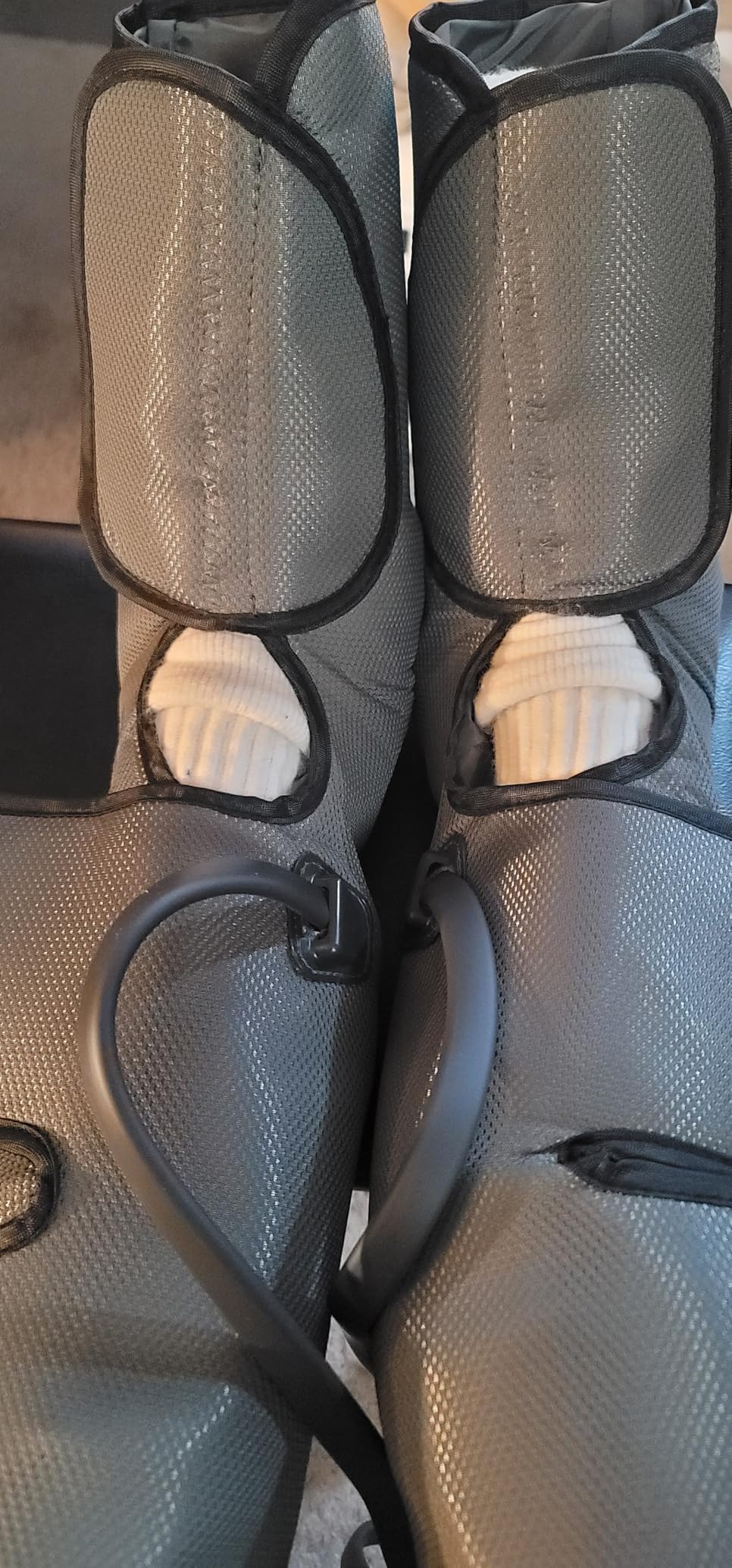 Nekteck Leg Compression Massager for Circulation and Relaxation, FSA Eligible Foot and Calf Massage Machine 2 Modes 3 Intensities with Hand-held Controller for Pain Relief, HSA Adjustable Leg Wraps customer photo 1