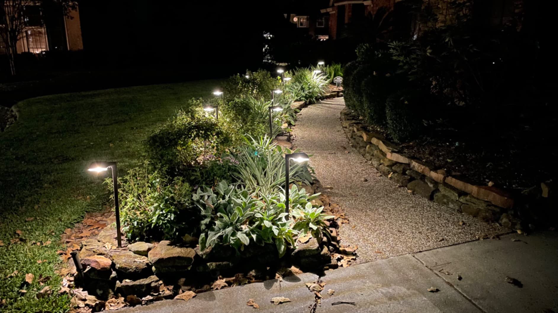 Bobcat Solar Pathway Lights Outdoor Super Bright 300 lumens with 2-in-1 Warm White and Daylight Color Modes, Solar LED Lights Outdoor Waterproof for Path, Sidewalk, Driveway or Walk Way Light (4 Pack) customer photo 1