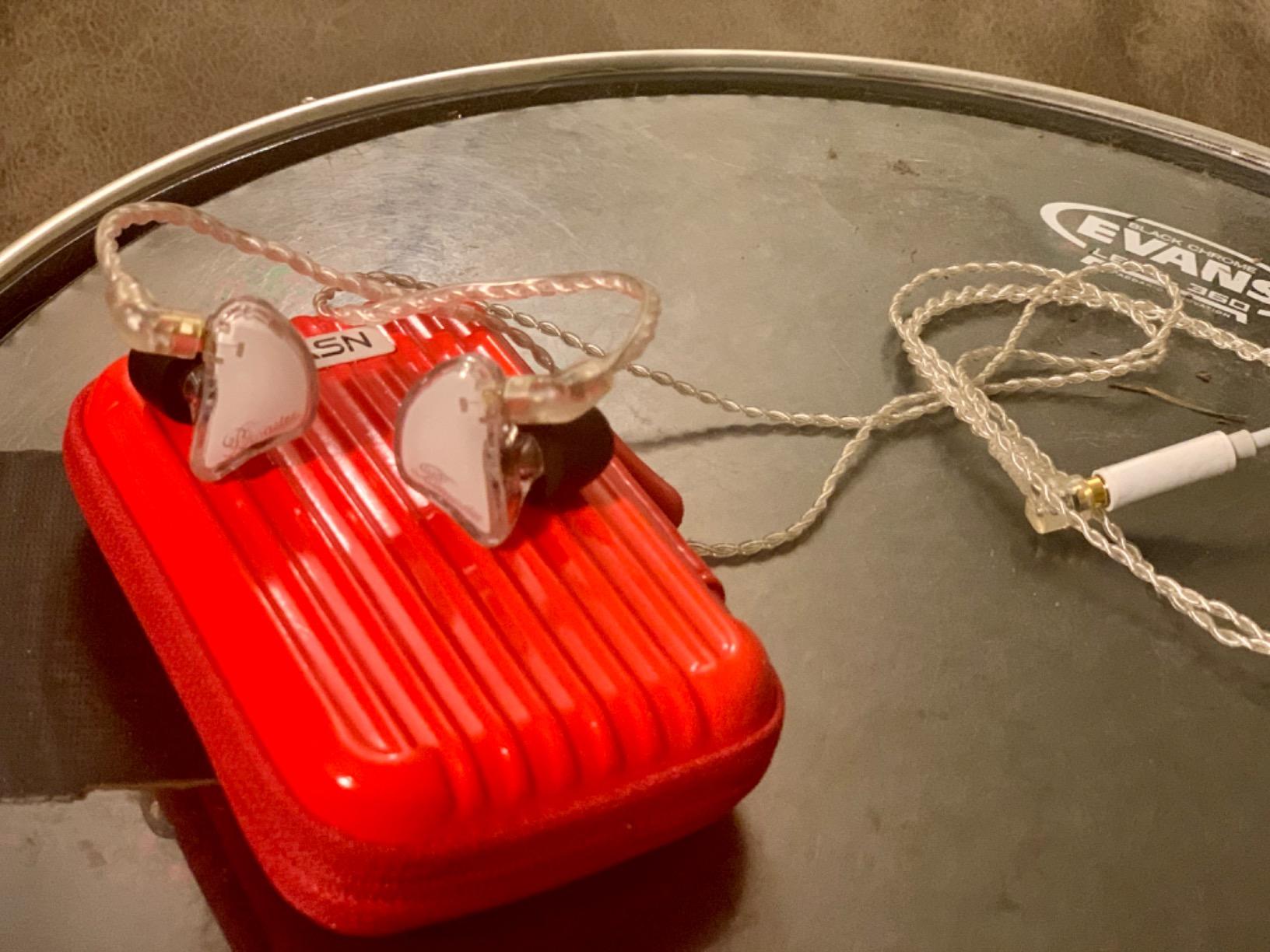BASN Bmaster Noise Isolating in Ear Monitor Earphones, 1BA+2DD Hybrid Balanced Armature Driver IEM Headphones with Two Detachable MMCX Cables (Yellow) customer photo 2