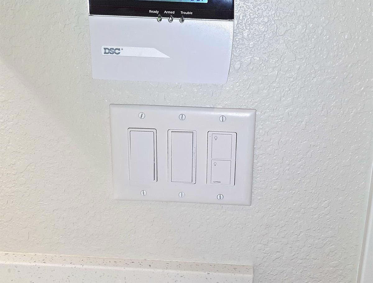 Caseta Smart Light Switch 3-Way Kit, with Pico Remote, Wallplate, Wall Bracket for LED Lights and Fans, On-Off Only, 5 Amp, Neutral Required, P-PKG1WS-WH customer photo 1