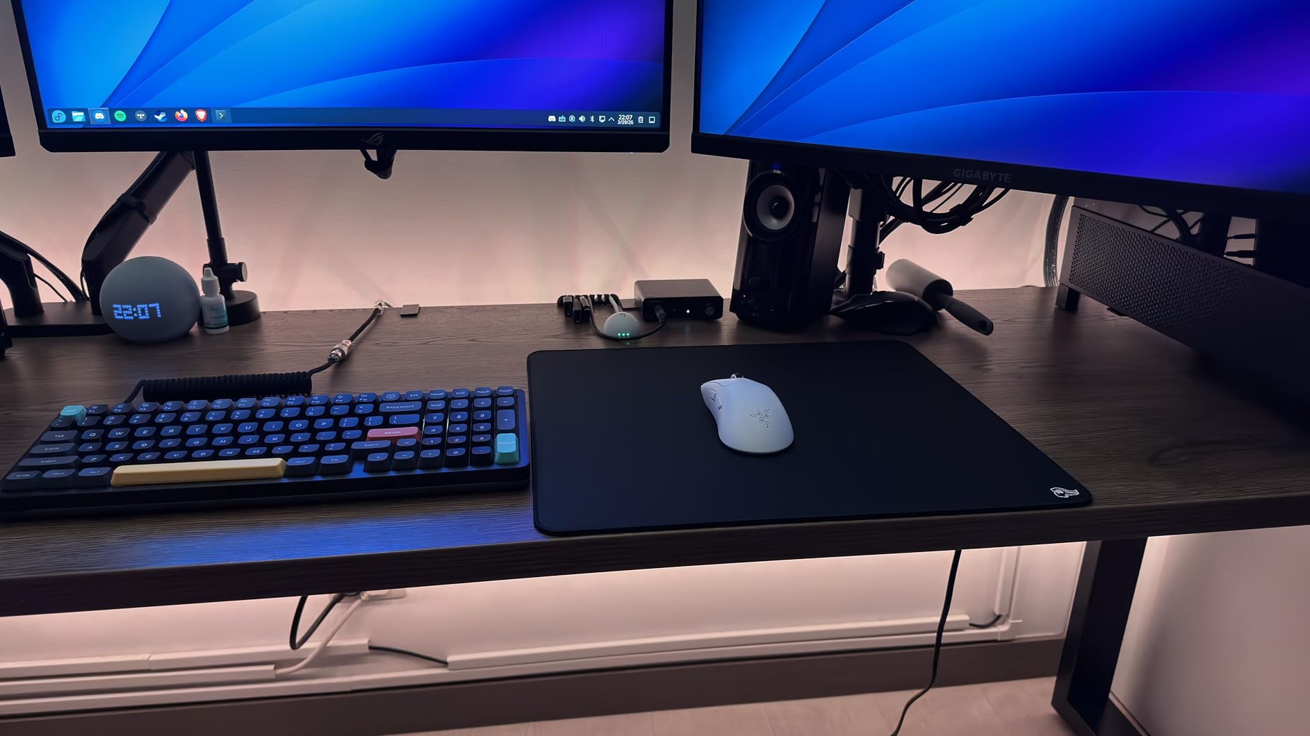 GLORIOUS Elements Air Mousepad - XL Hard and Ultra Thin Polycarbonate Flexible Surface Large Gaming Mouse Pad 15