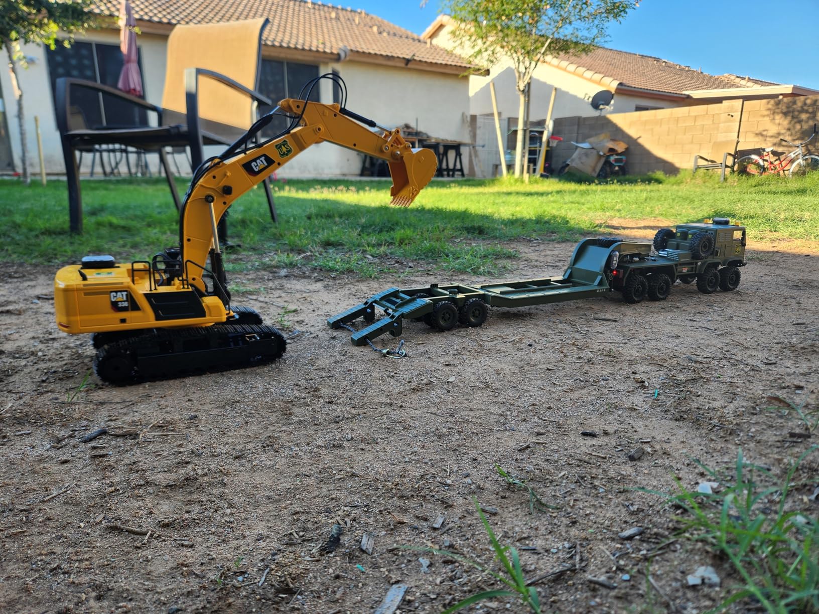 Diecast Masters RC Truck CAT 336 Excavator | Fully Functional Radio Control 1:24 Scale Model Remote Truck, Caterpillar Trucks Yellow 25001 customer photo 2
