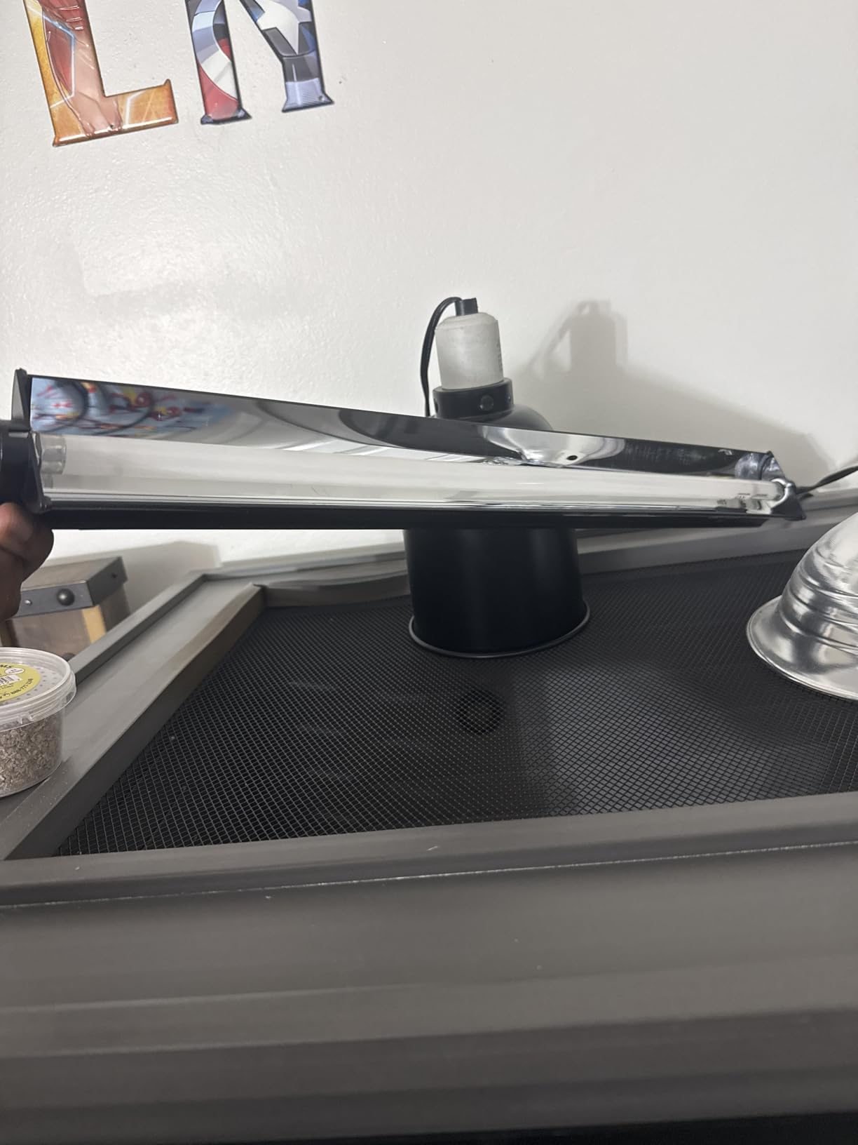 REPTI ZOO T5 HO UVB Lighting Combo Kit, Terrarium Hood Comes with Desert 10.0 UVB T5 Lamp (24W) customer photo 2